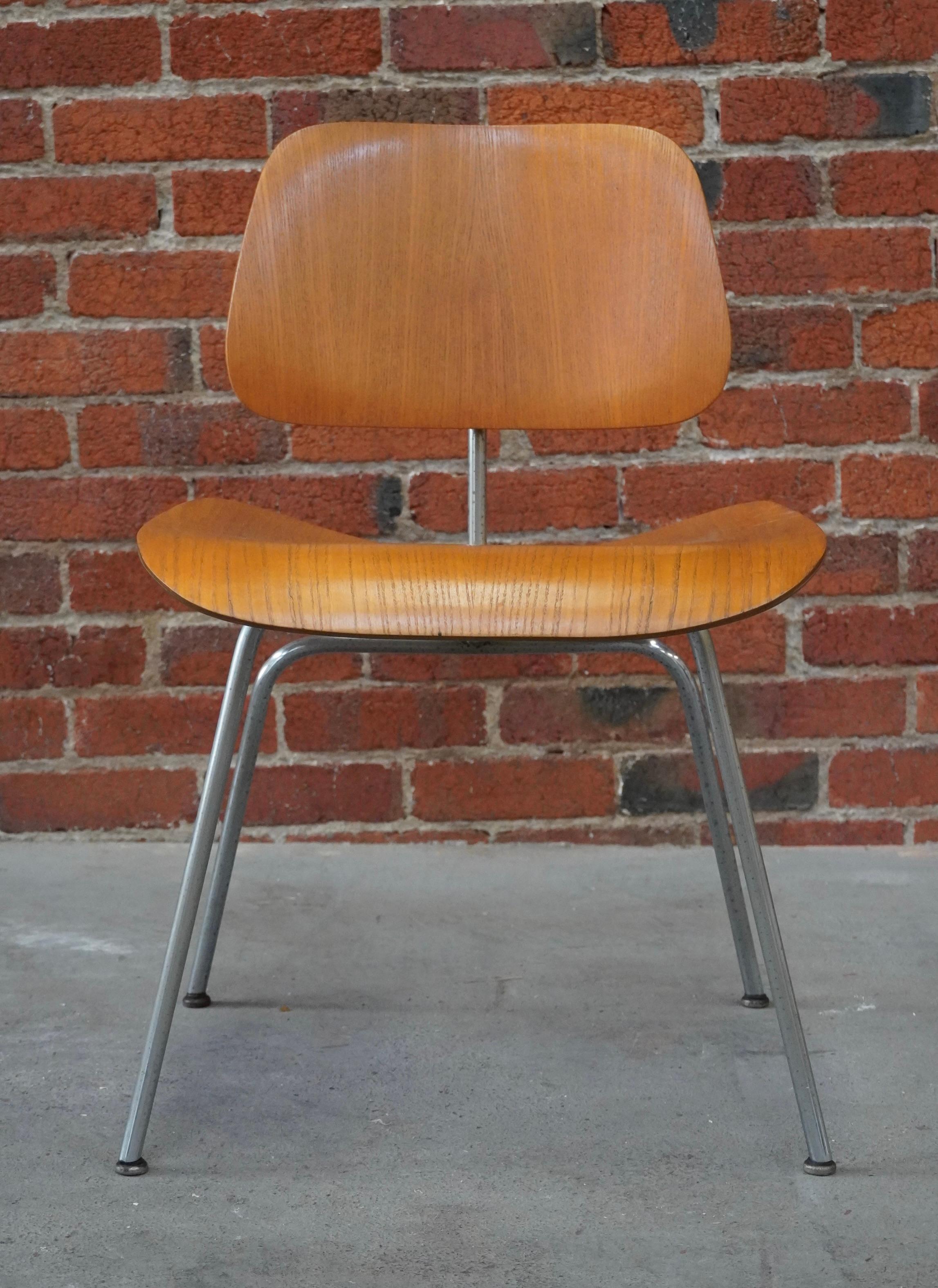 Fait main Début des années 1950 Eames DCM (Dining Chair Metal) en vente