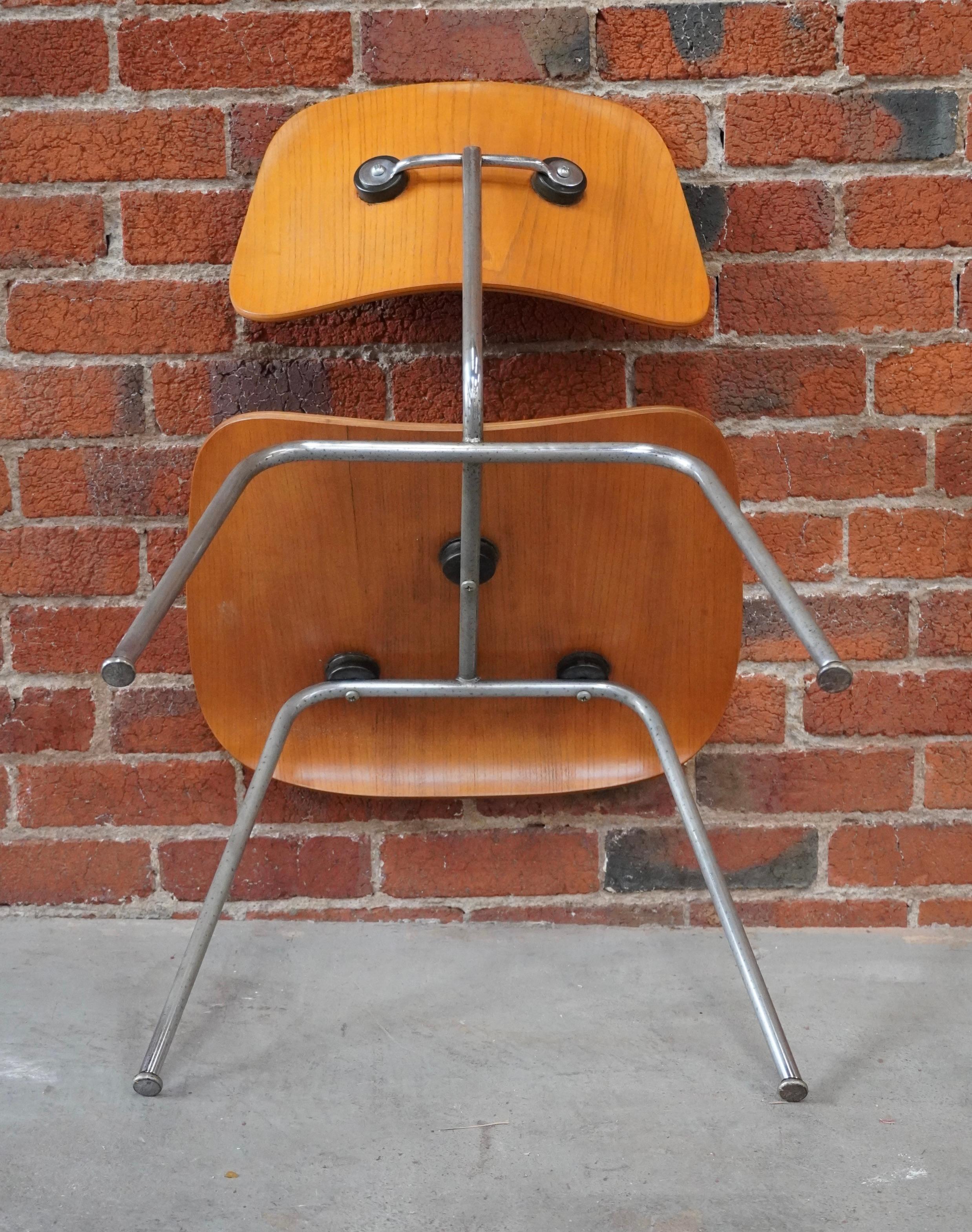 Début des années 1950 Eames DCM (Dining Chair Metal) en vente 1