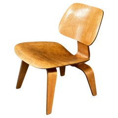 Early 1950s Eames Plywood LCW (Lounge Chair Wood) in Ash