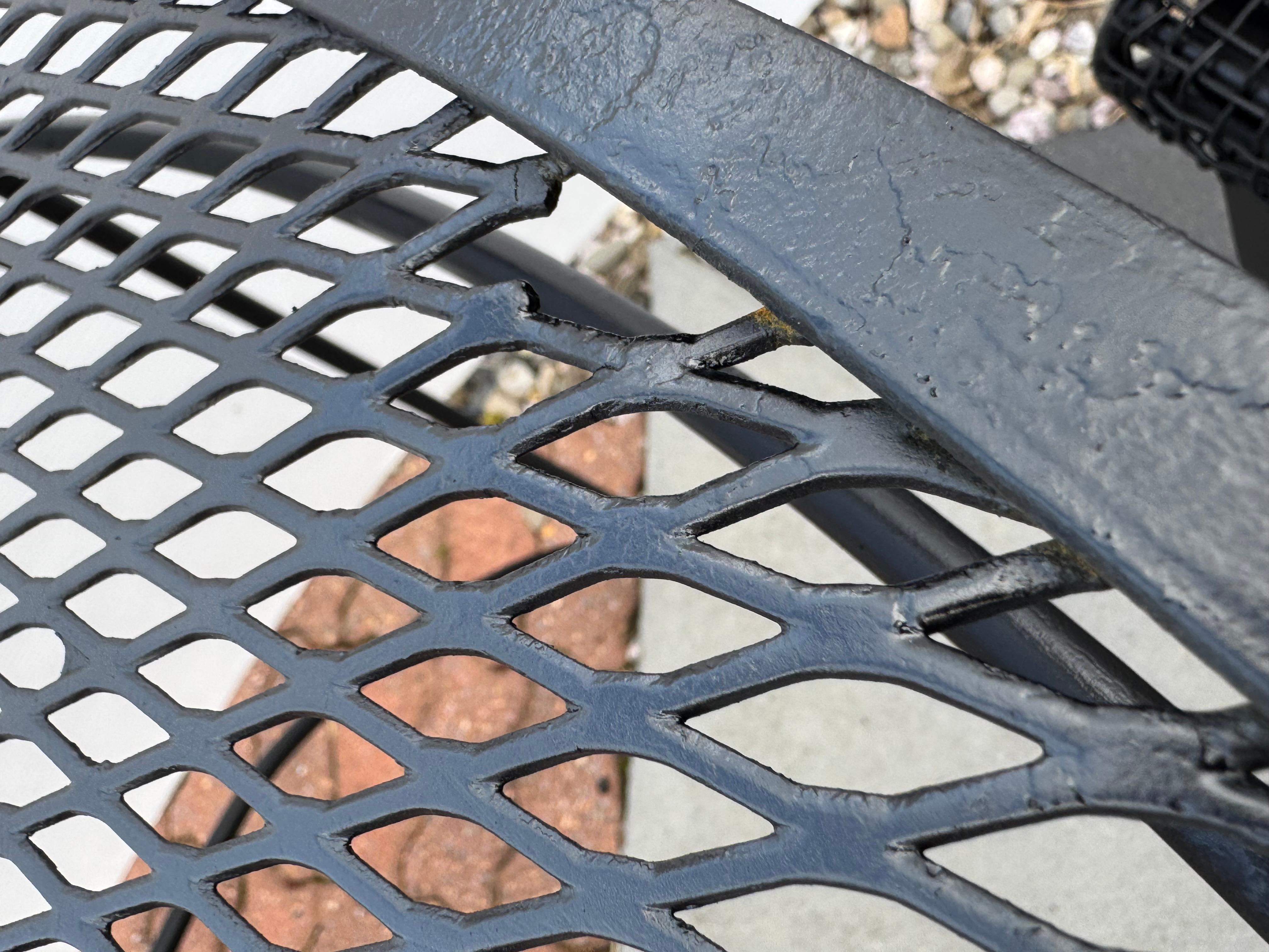 Mid-20th Century Early 1950s Sculptura Woven Mesh Bouncer Chair & Table Set For Sale