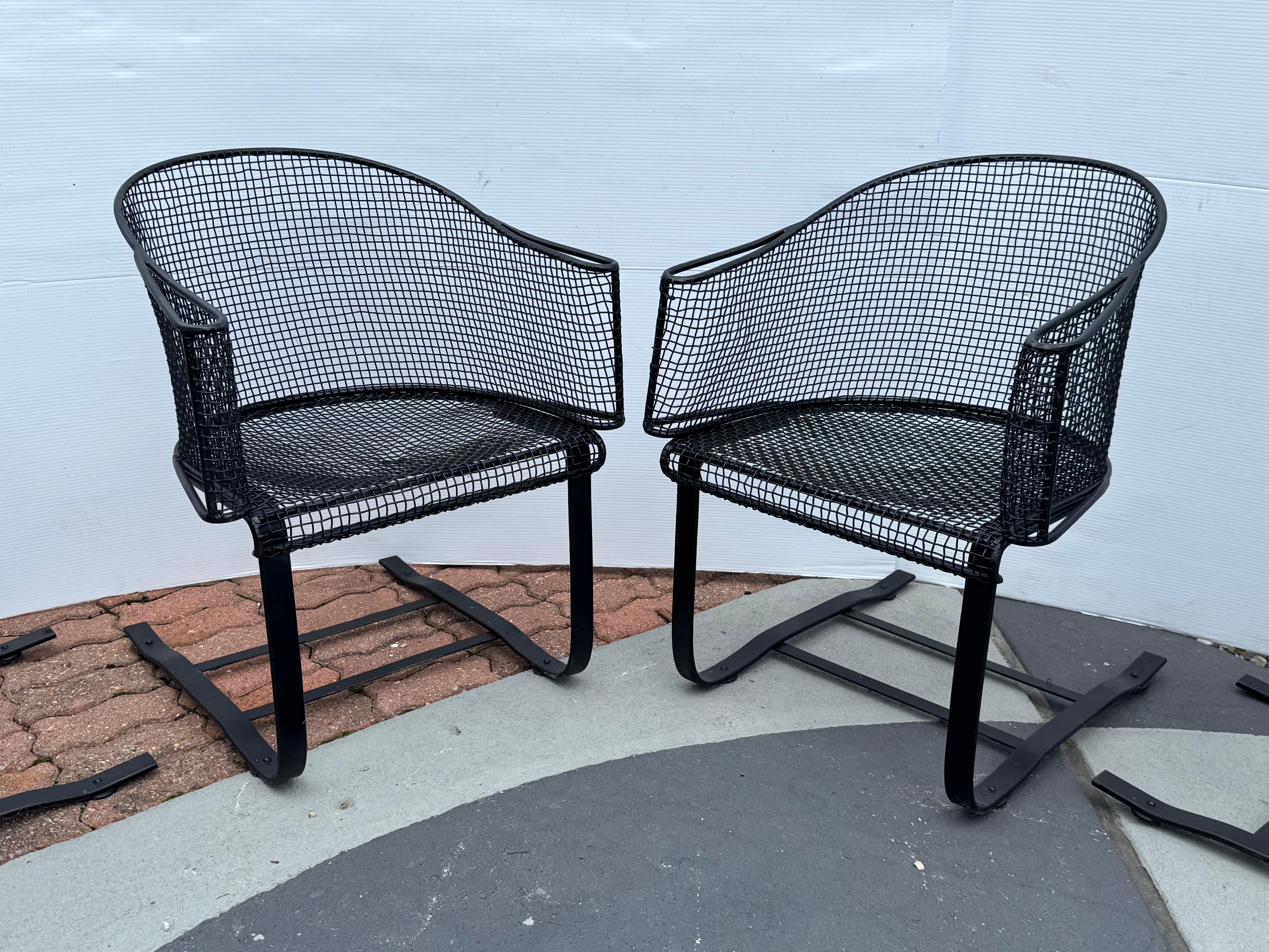 Iron Early 1950s Sculptura Woven Mesh Bouncer Chair & Table Set For Sale