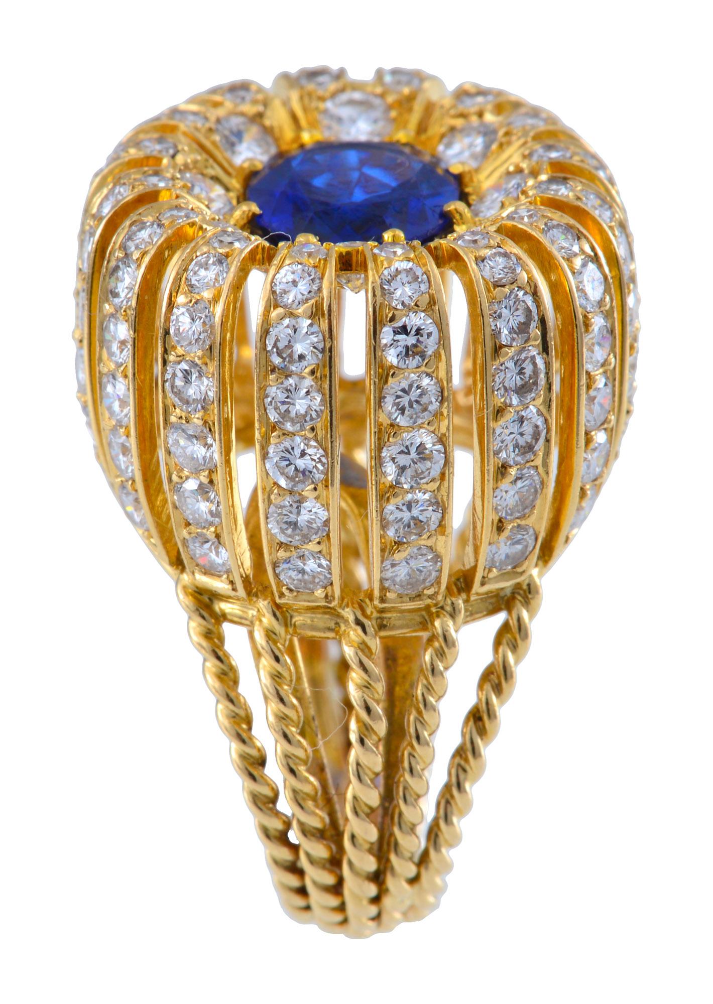 Early 1950s Yellow Gold, Diamond and Sapphire Ring In Excellent Condition For Sale In Melbourne, Victoria
