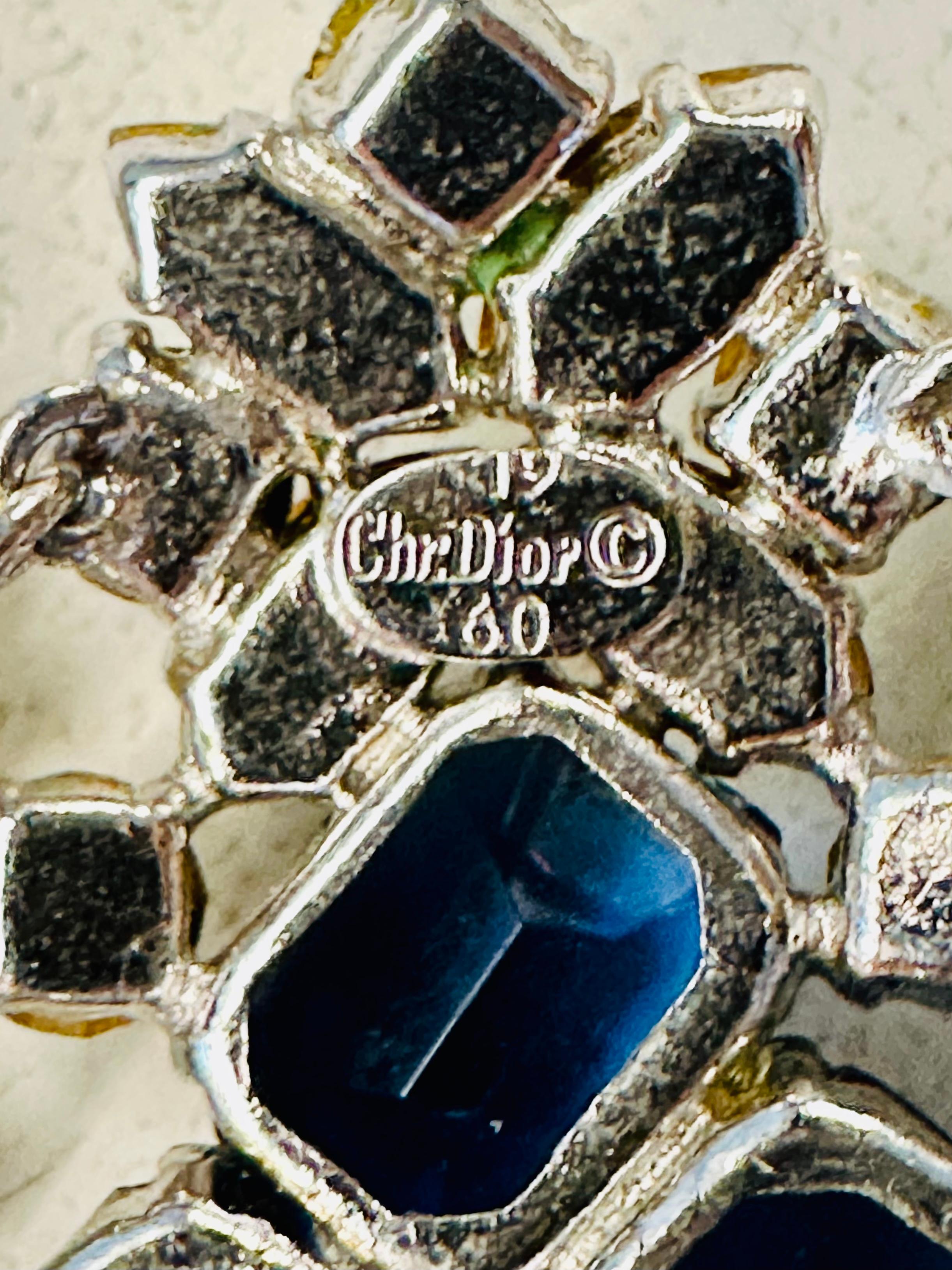 Christian Dior, collier élégant serti de cristaux bleus et clairs du début des années 1960 en vente 8