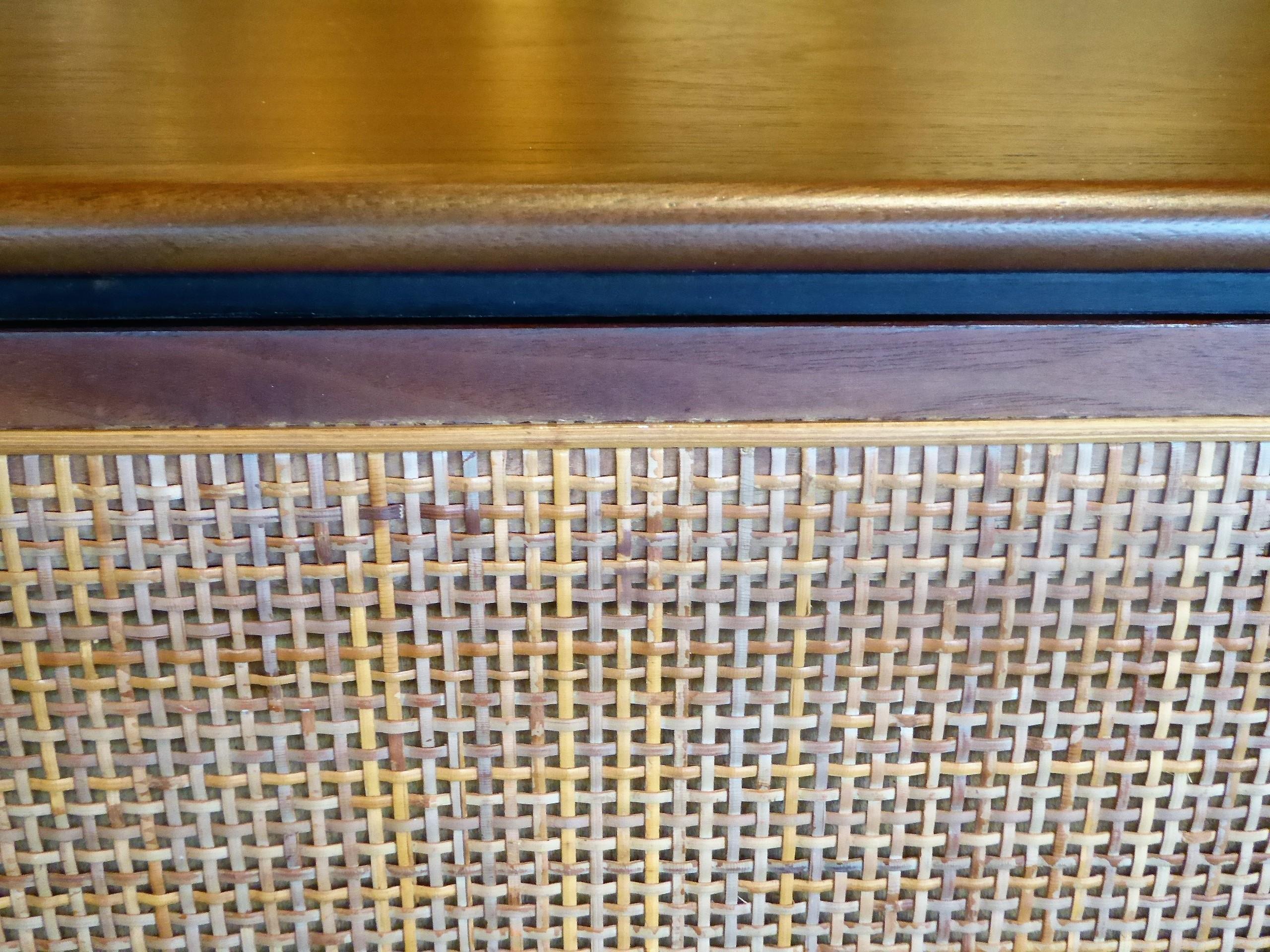 Early 1960s Founders Furniture Florence Knoll Style Walnut Credenza 4