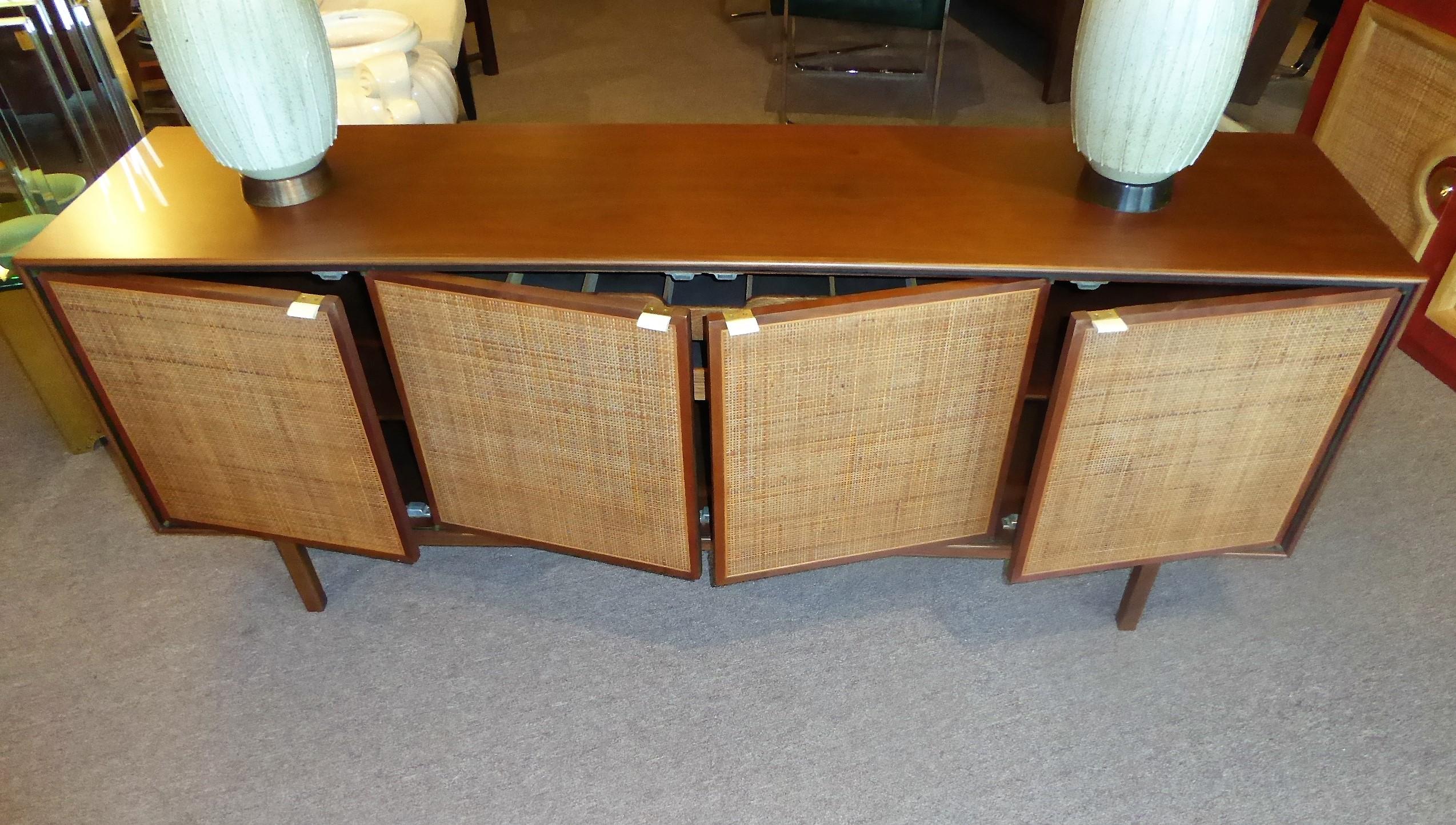 Early 1960s Founders Furniture Florence Knoll Style Walnut Credenza In Good Condition In Miami, FL