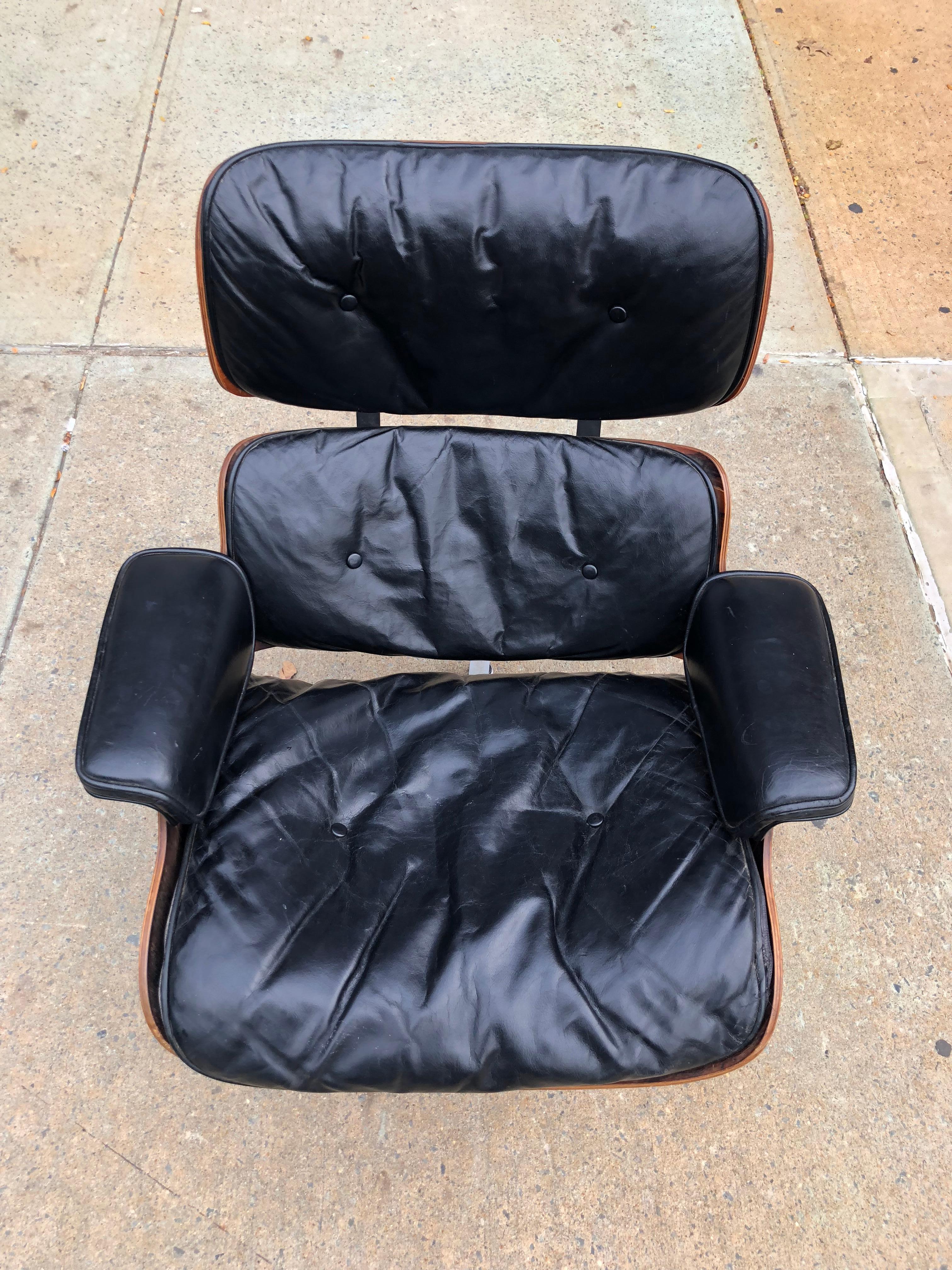 Mid-Century Modern Early 1960s Herman Miller Eames Lounge Chair