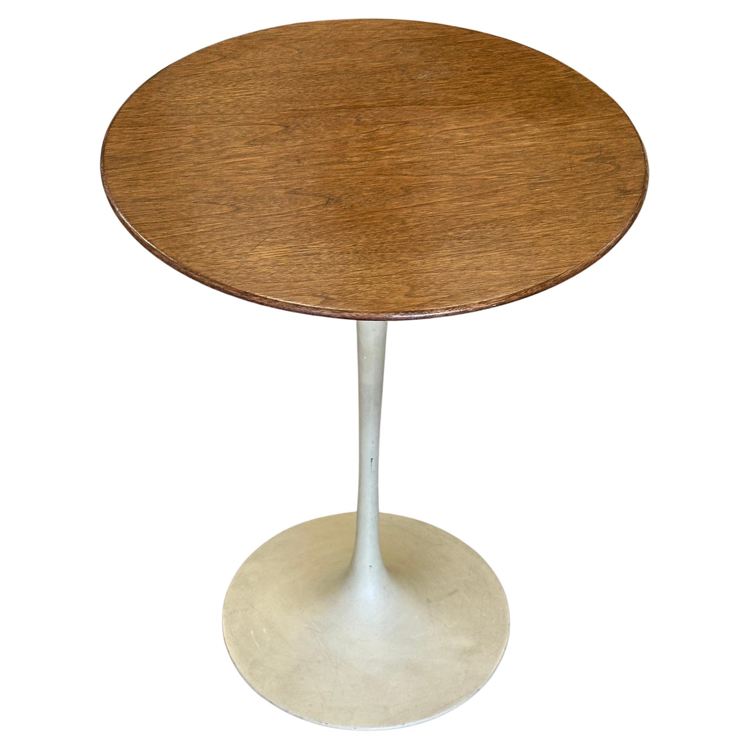 Early 1960’s Knoll Saarinen Walnut Table