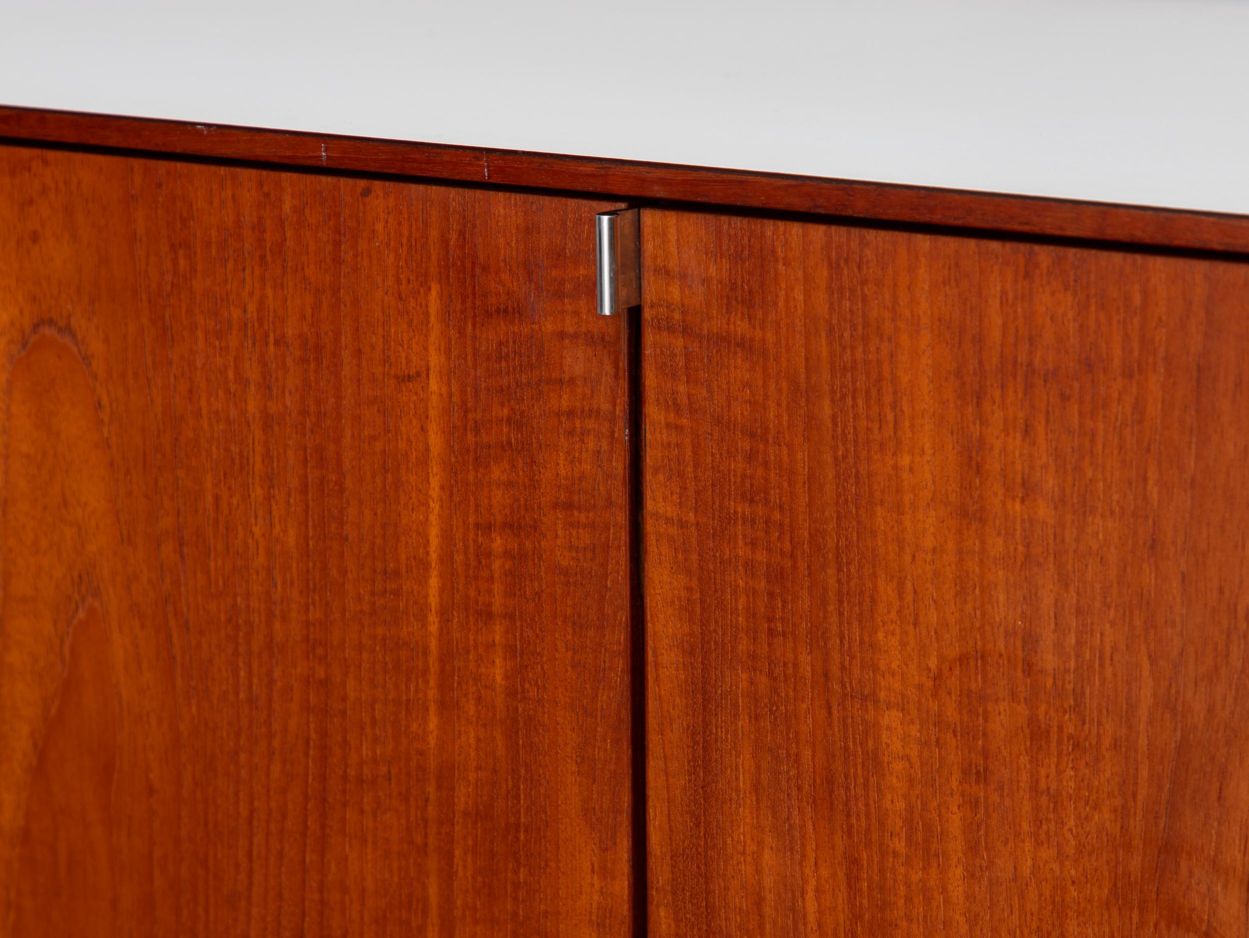 Crédence minimaliste en teck du début des années 1960 Florence Knoll pour Knoll Associates Inc en vente 5