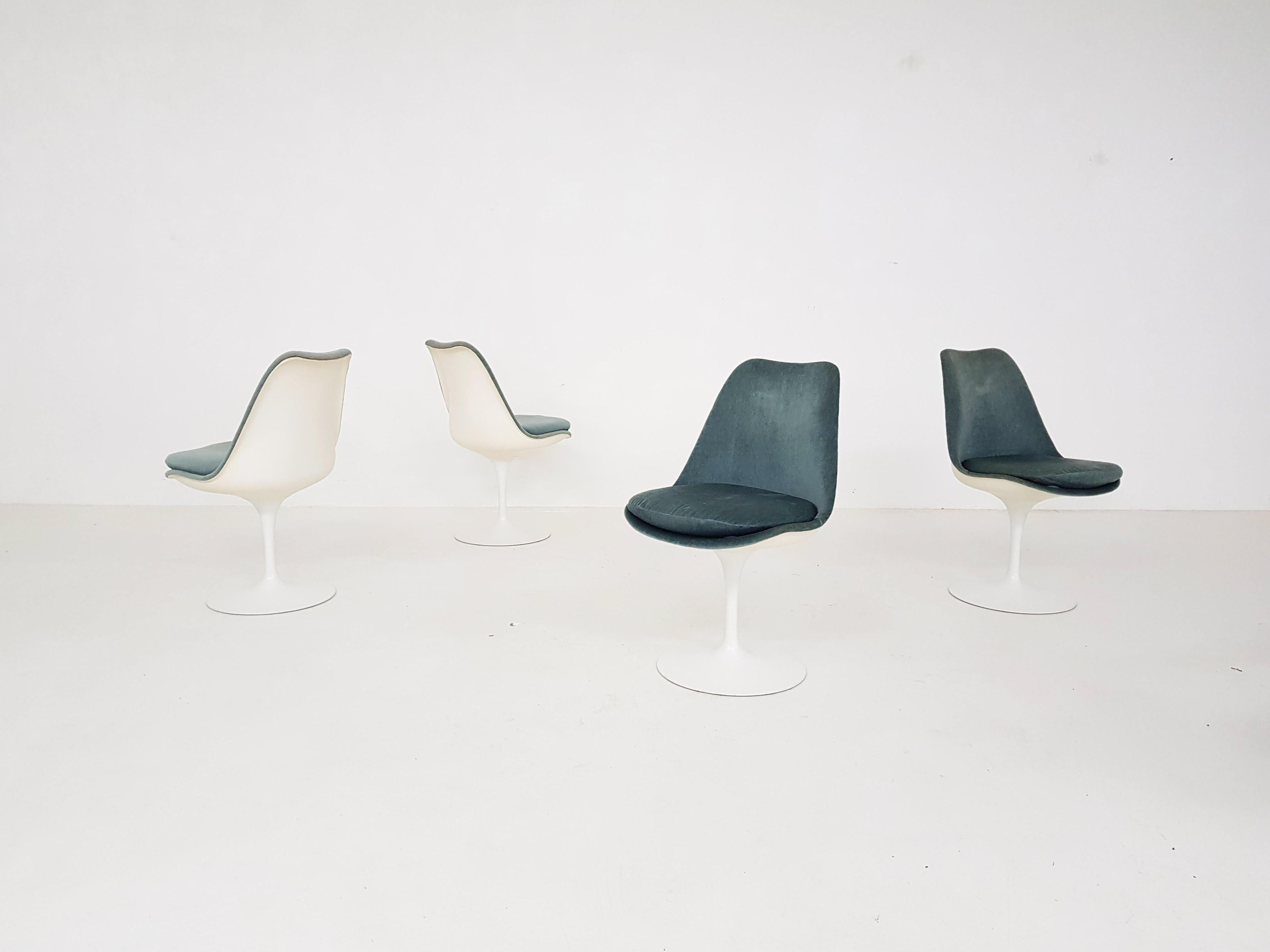 Early 1969 Marble Eero Saarinen Tulip Dining Table and Chairs for Knoll Int 3