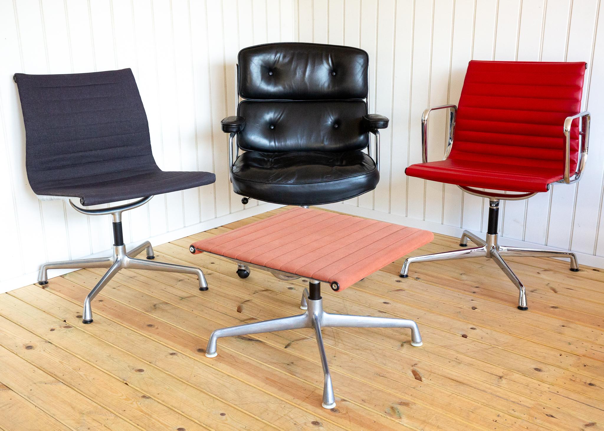 Otomana reposapiés Eames EA125 EA323 de principios de los 70 de Herman Miller Gamuza rosa MCM en Bueno estado para la venta en London, GB