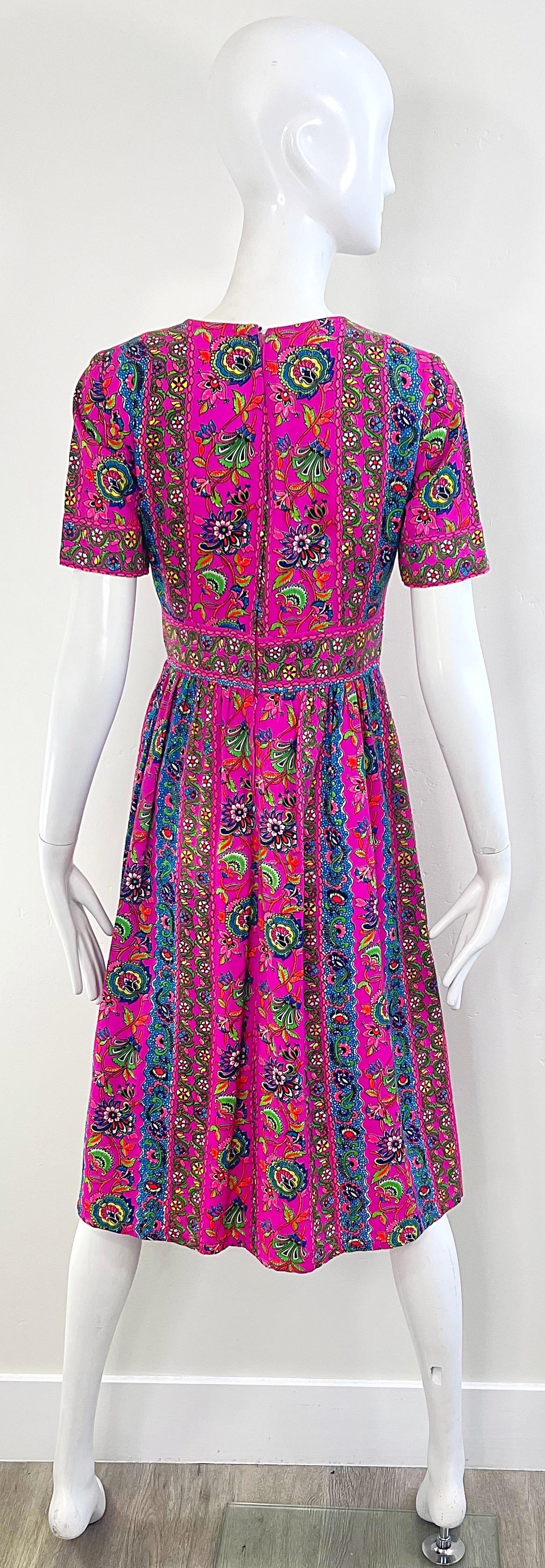 Début des années 1970 Rose vif Imprimé Paisley Coton Vintage 70s A Line Robe en vente 8