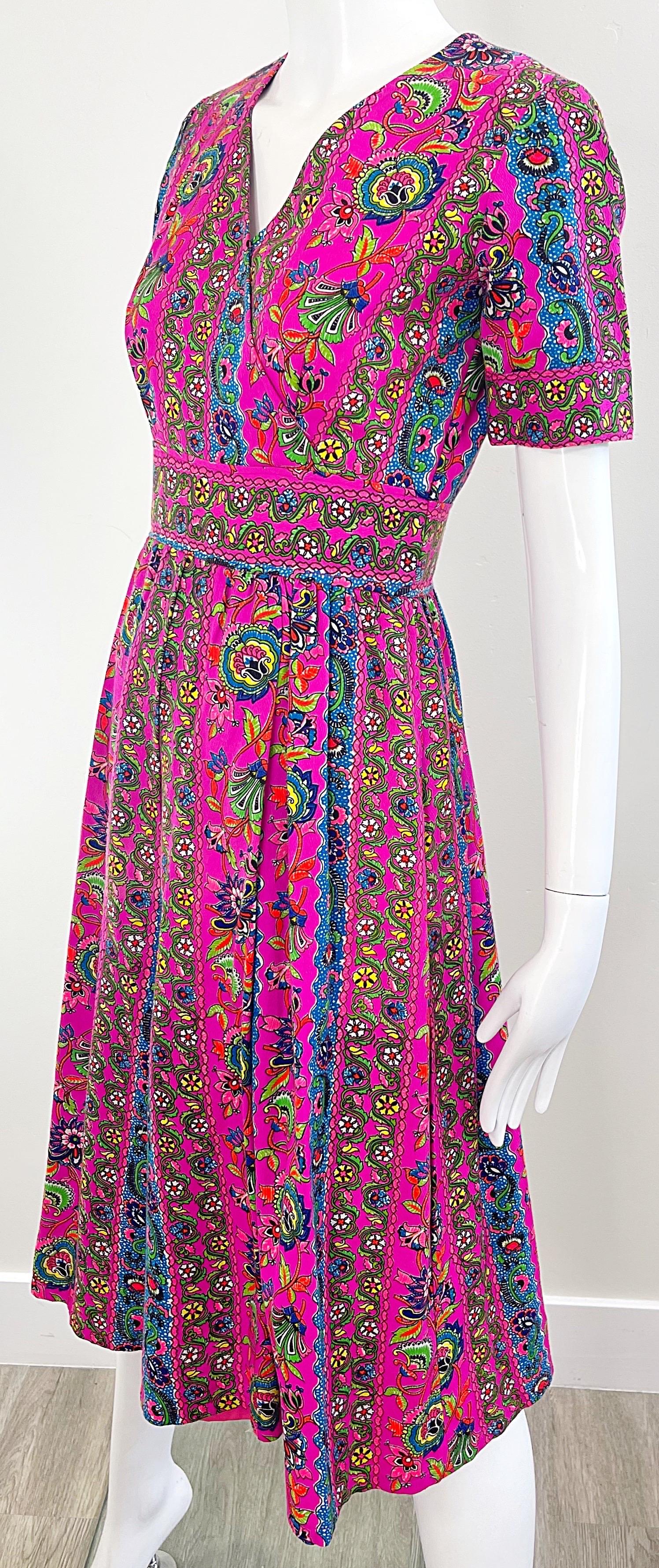 Début des années 1970 Rose vif Imprimé Paisley Coton Vintage 70s A Line Robe en vente 1
