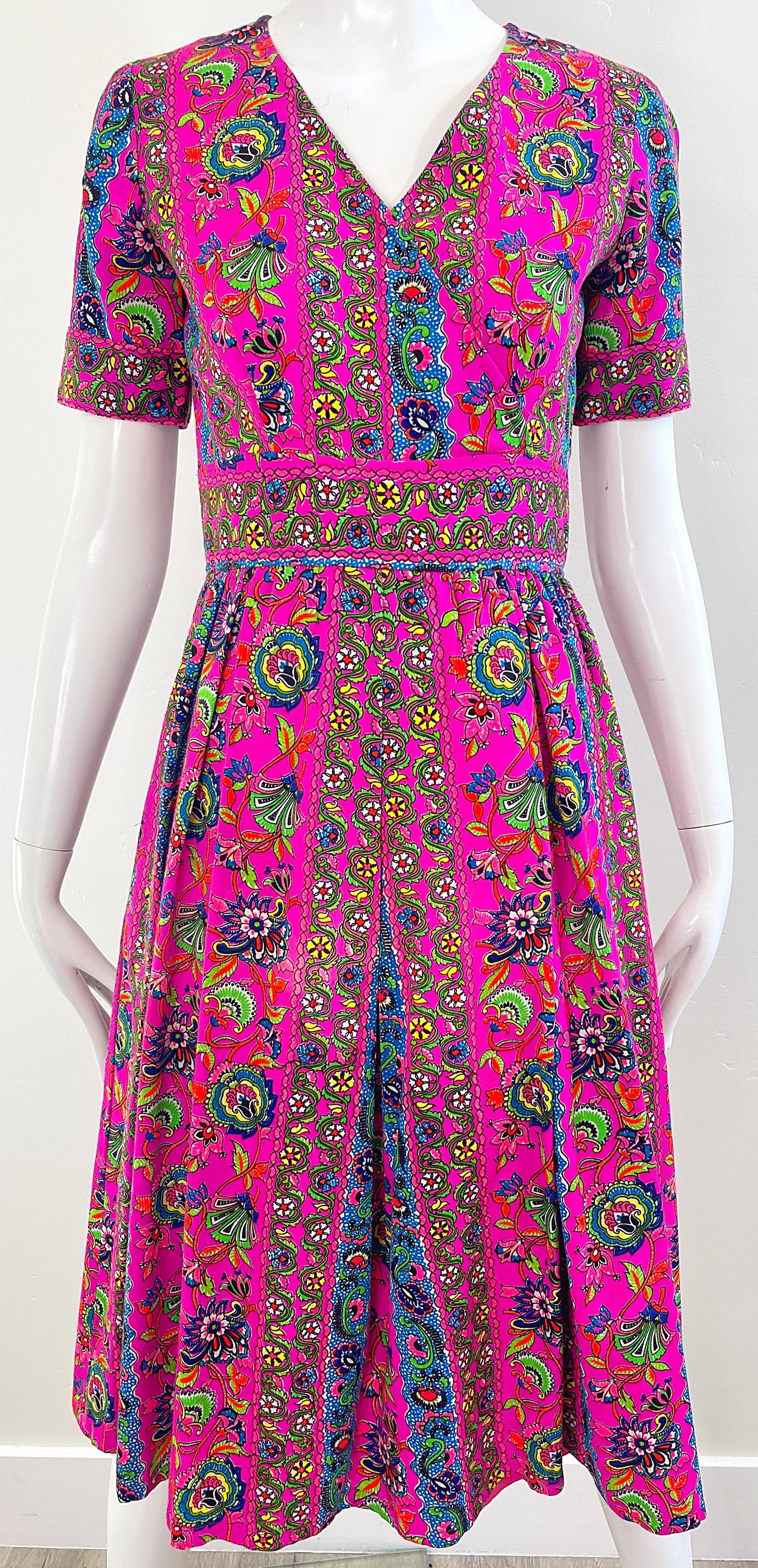 Début des années 1970 Rose vif Imprimé Paisley Coton Vintage 70s A Line Robe en vente 4