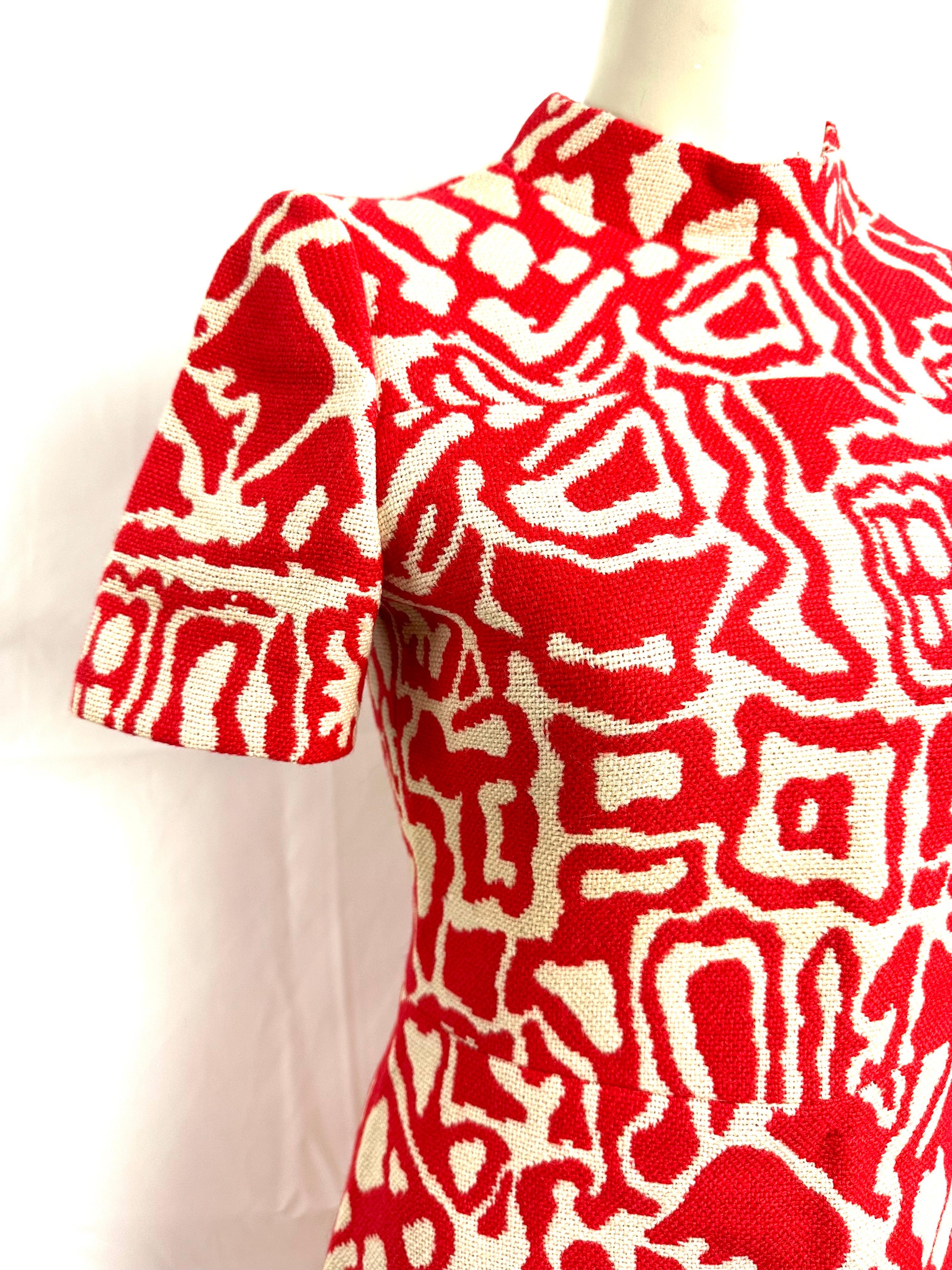 Women's Early 1970s trapeze dress by tes lapidus with brutalist motif For Sale