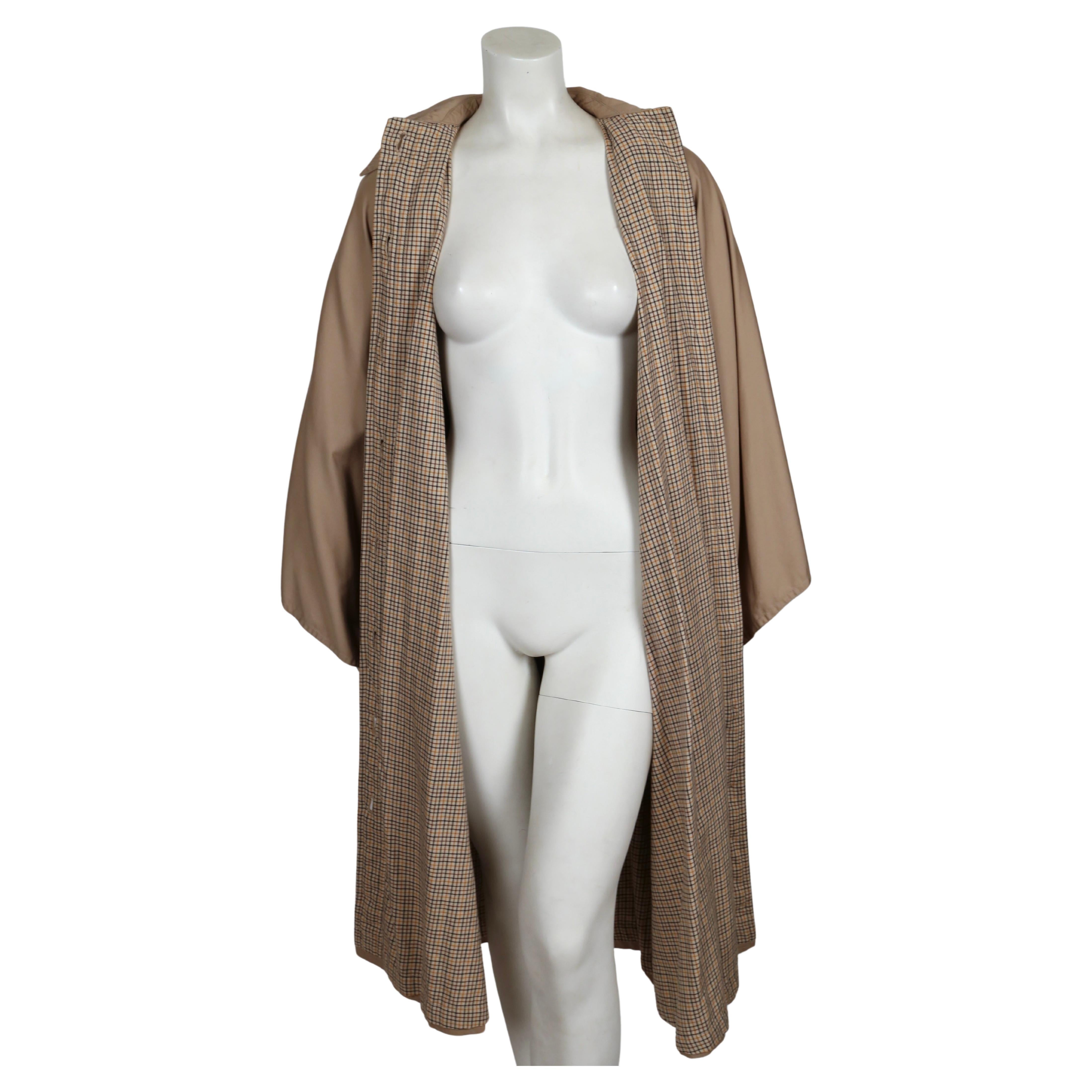 early 1970's YVES SAINT LAURENT khaki cotton poplin trench coat with cape For Sale 2