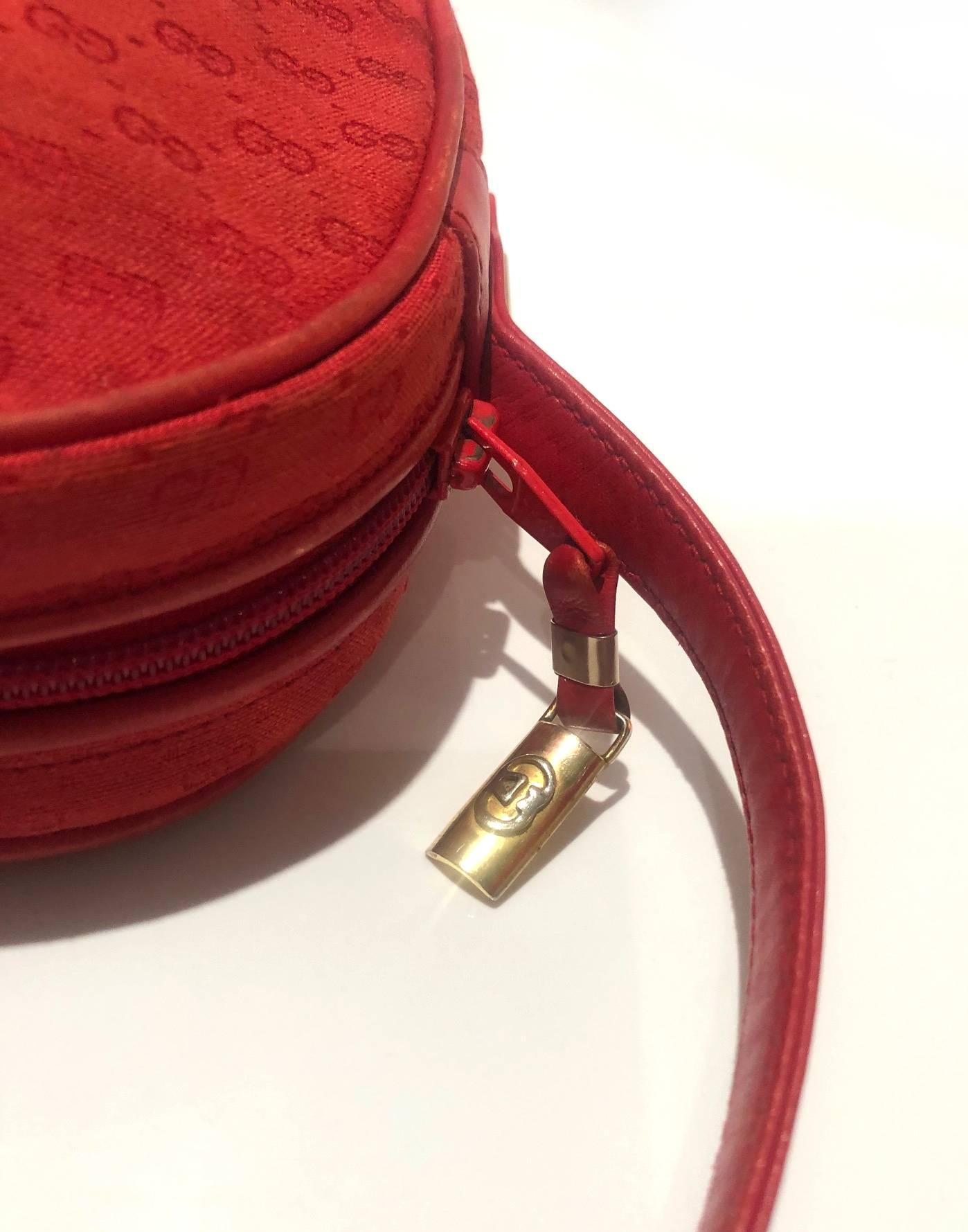1980s Bright Red Gucci Canvas and Leather Shoulder Crossbody Bag 11