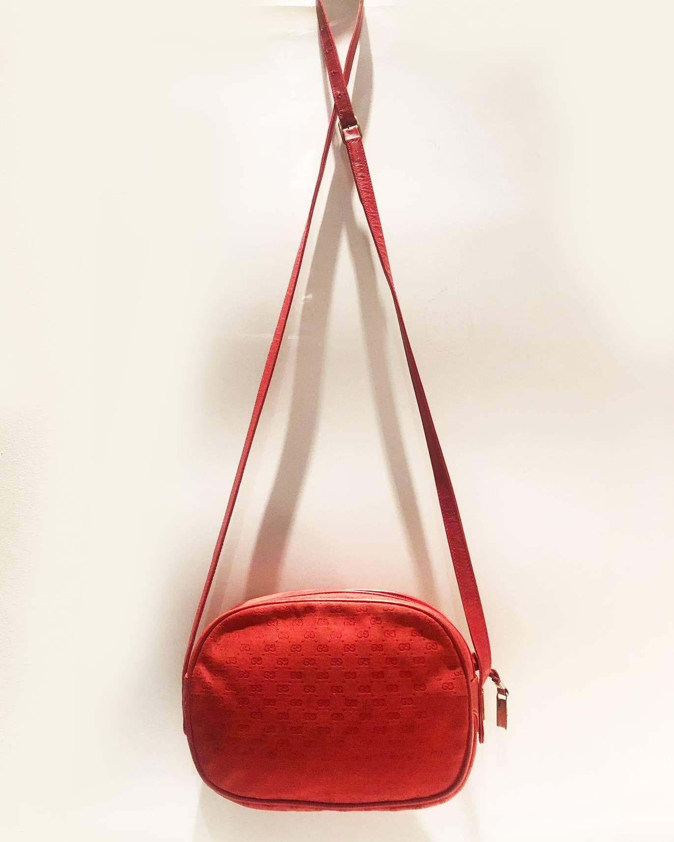 1980s Bright Red Gucci Canvas and Leather Shoulder Crossbody Bag 2