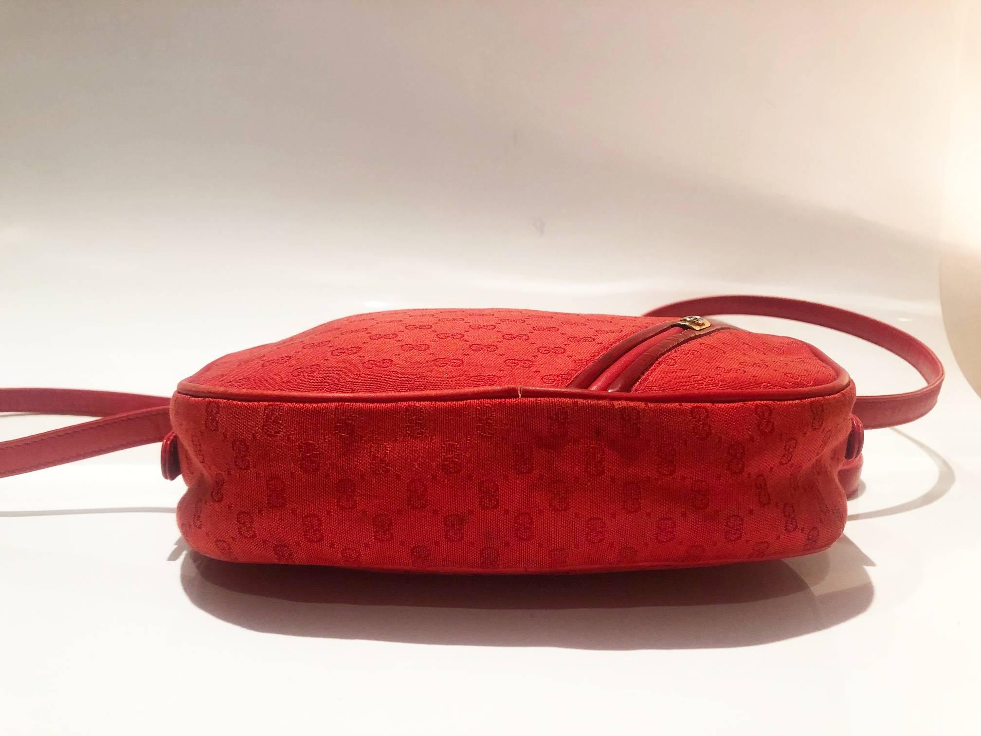 1980s Bright Red Gucci Canvas and Leather Shoulder Crossbody Bag 3