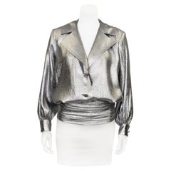 Collezione Saint Laurent Rive Gauche, primi anni '80, camicia e fascia in argento con lacci e cravatta