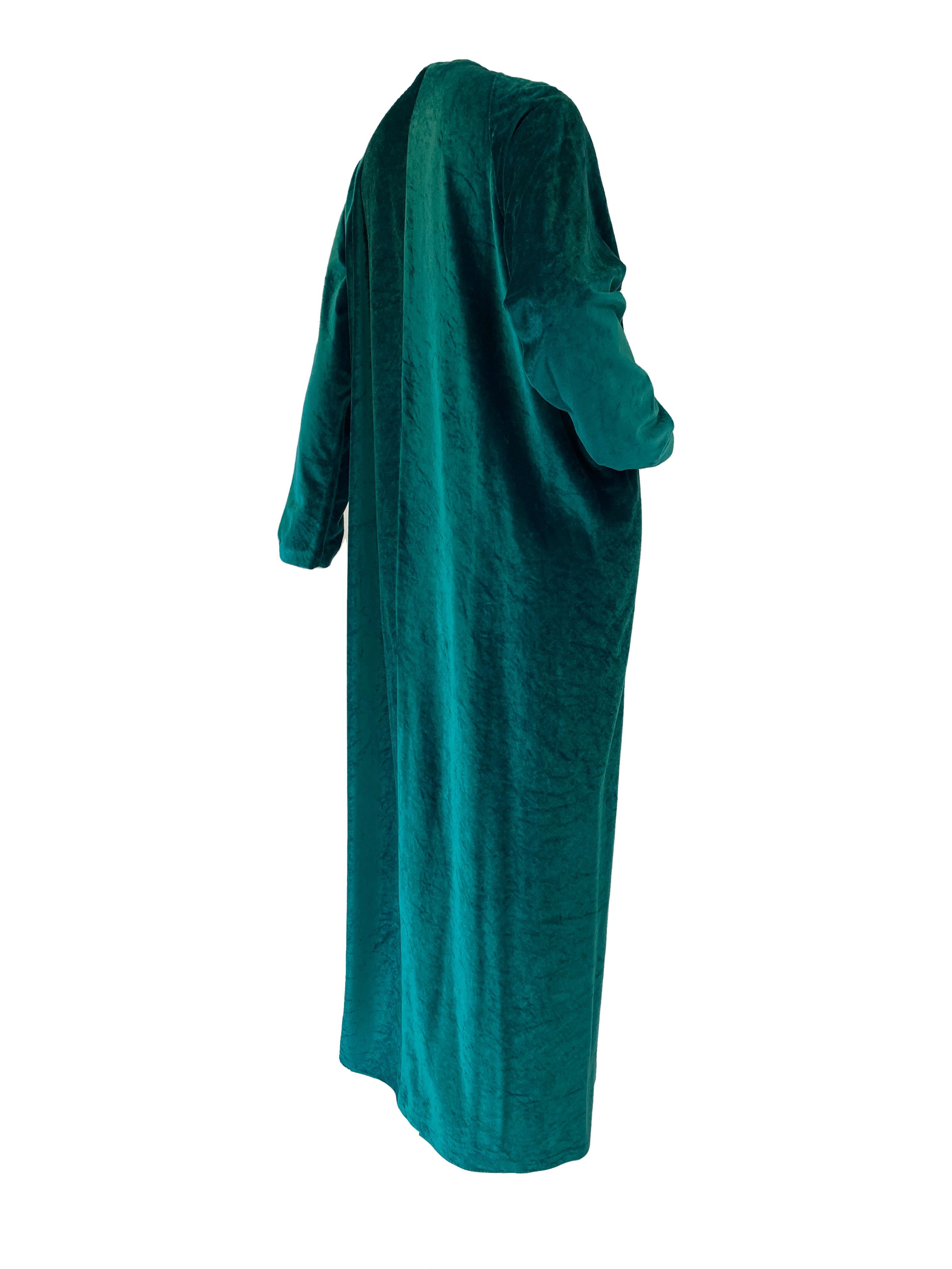 Early 1980’s Halston IV Green Velvet Jersey Caftan In Good Condition For Sale In Houston, TX