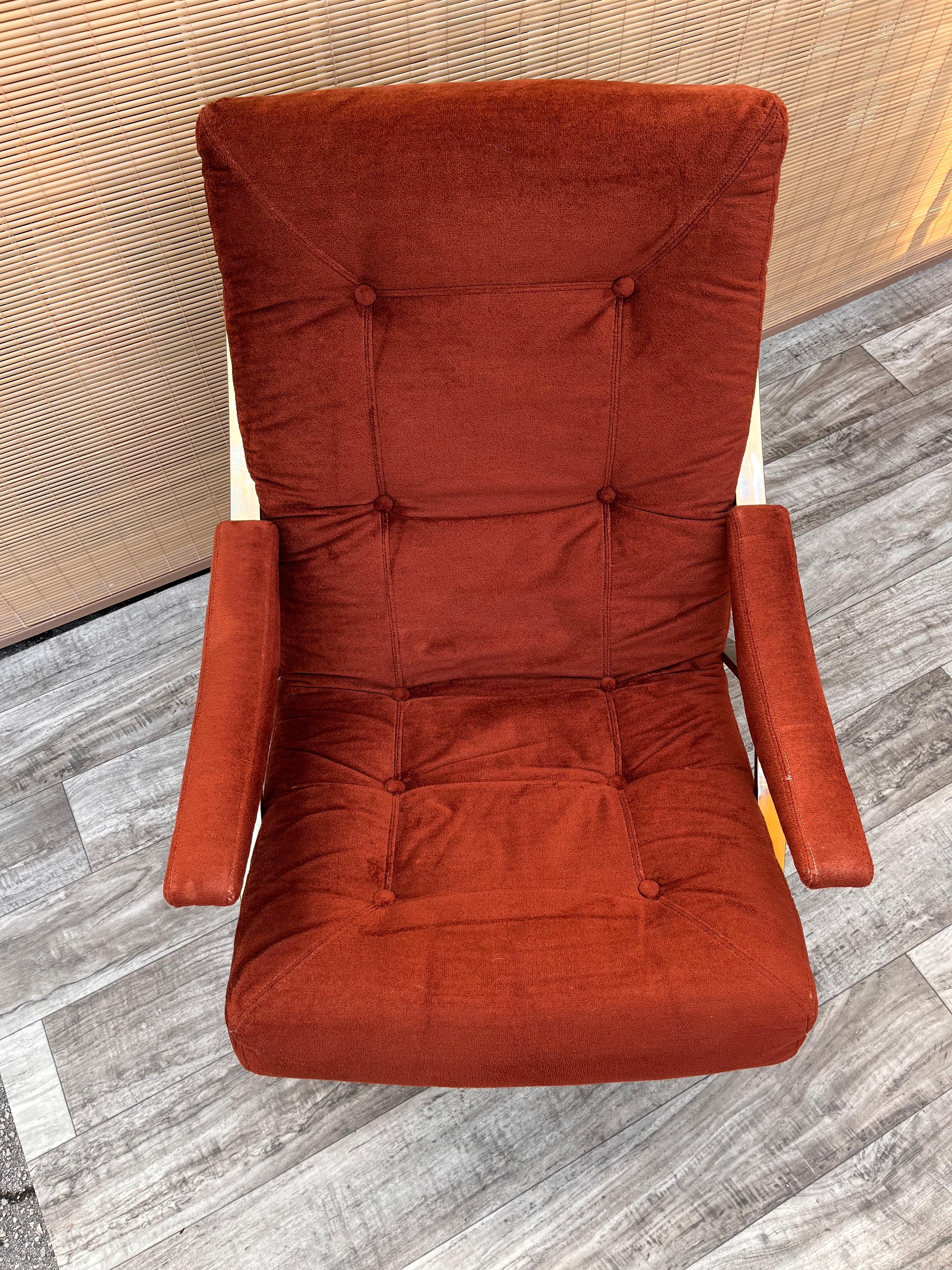 Early 1980s Mid-Century Modern Lounge Chair by Carsons of High Point. 5