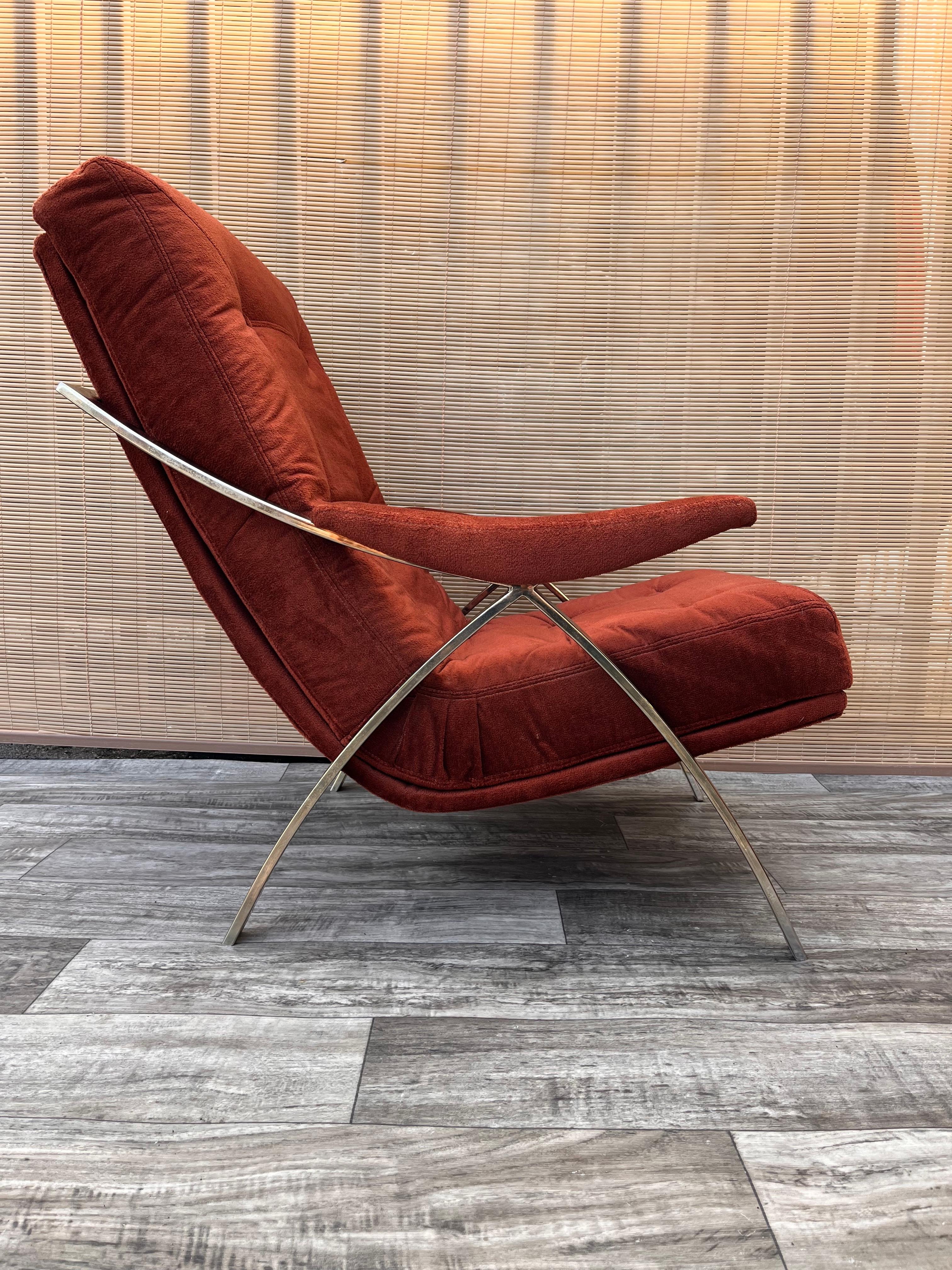 Late 20th Century Early 1980s Mid-Century Modern Lounge Chair by Carsons of High Point. 