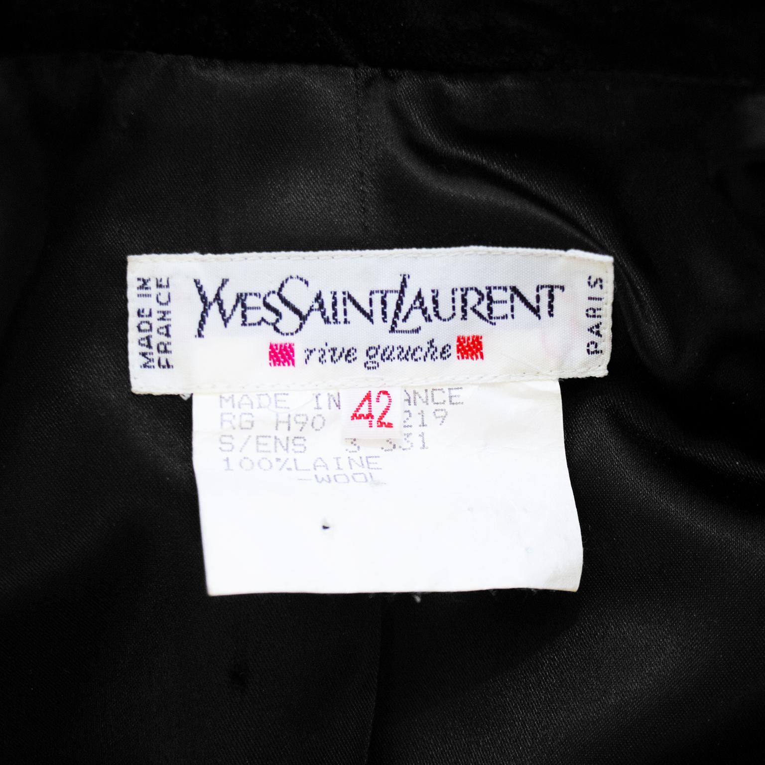 Early 1980s Yves Saint Laurent/YSL Houndstooth Skirt Suit In Good Condition For Sale In Toronto, Ontario