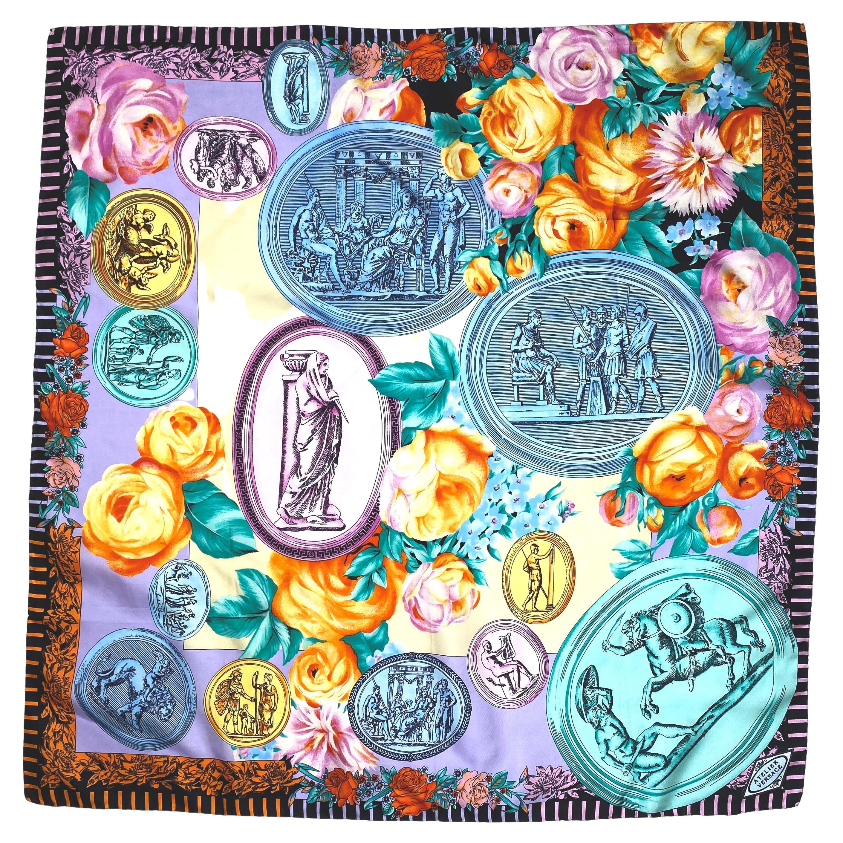 Anfang der 1990er Jahre Atelier Versace by Gianni Floral Medallion Silk Square Scarf