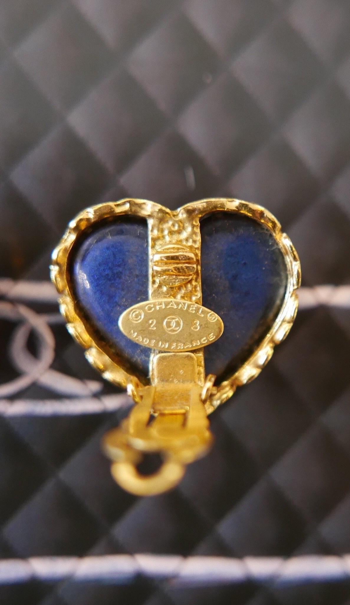 Vintage Chanel Gripoix Heart Earrings Midnight Blue  For Sale 1