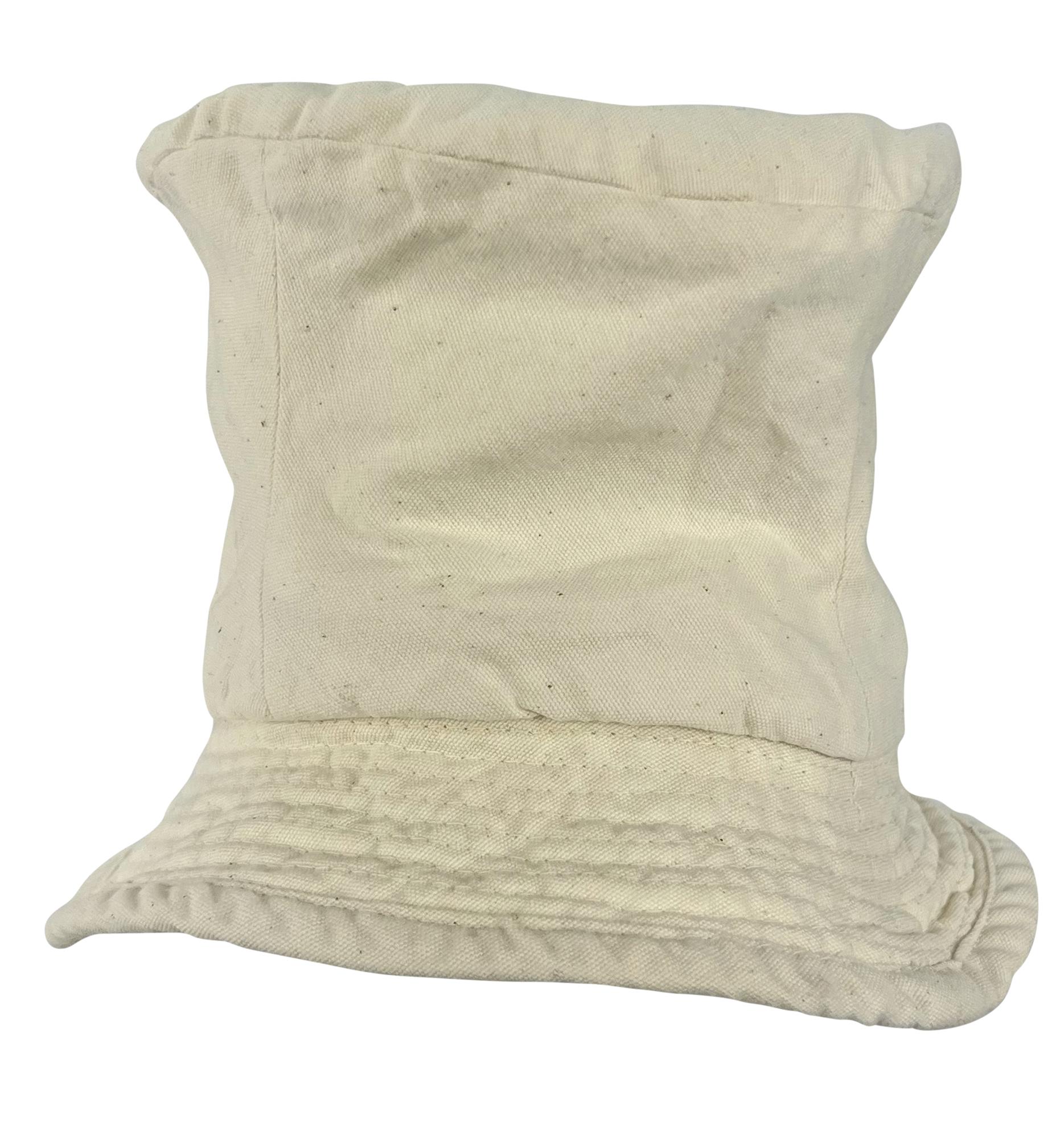 From the early 1990s, this Dolce & Gabbana tall off-white cloth bucket hat features a small quilted brim and slouchy-style. 

Approximate Measurements:
Circumference: 20
