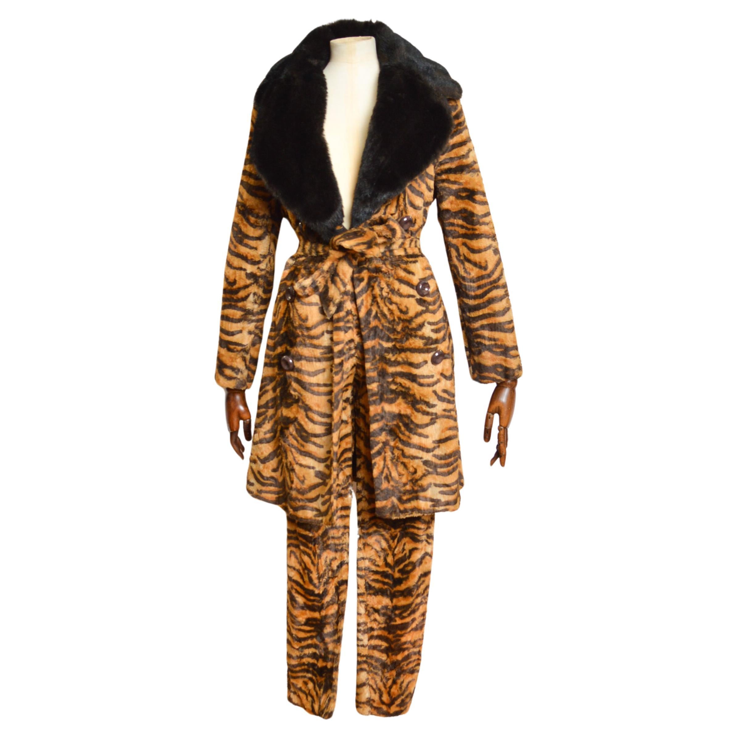 Early 1990's DOLCE & GABBANA Tiger Print Faux Fur Jacket Pants Suit Matching Set For Sale