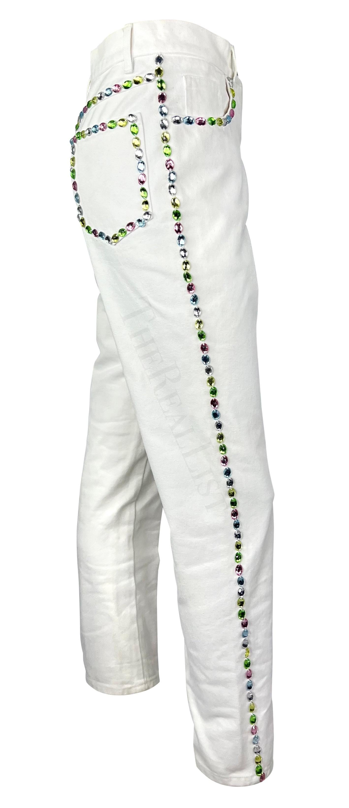 Dolce & Gabbana - Jean en jean blanc à strass multicolore et pastel, début des années 1990 en vente 5