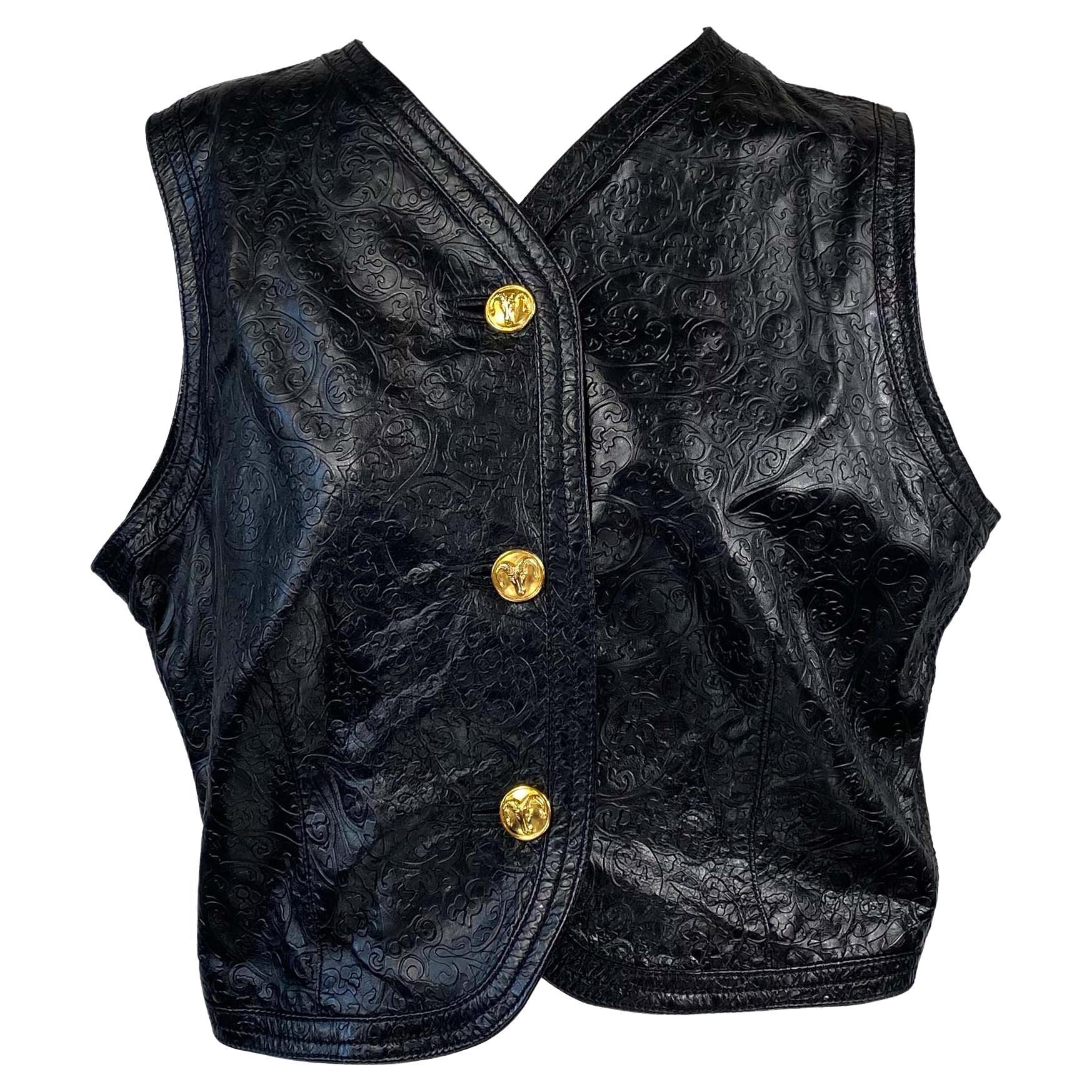 Grænseværdi Kortfattet let at blive såret Early 1990s Gianni Versace Baroque Embossed Leather Vest with Ram Buttons  For Sale at 1stDibs | versace vest, vest versace, 1990s vest