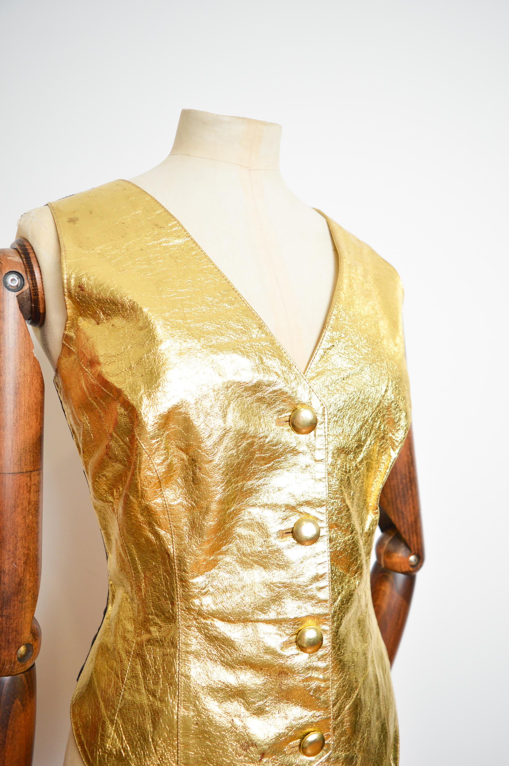 Chaleco de cuero dorado de principios de los 90 VALENTINO Chaleco de etiqueta Oliver - Chaqueta en venta 3