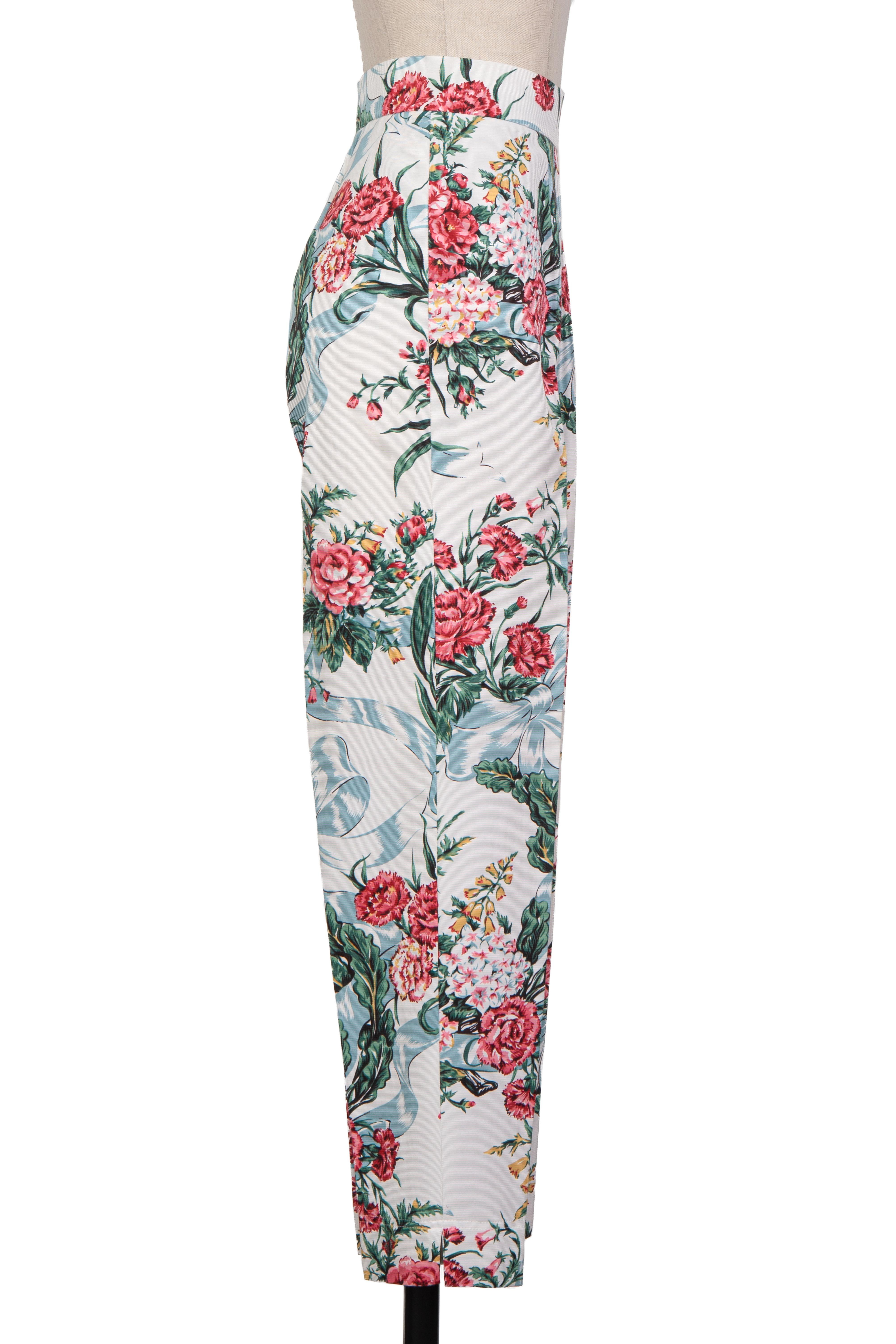 Début des années 1990 - Ensemble veste et pantalon MOSCHINO bleu blanc rose imprimé floral et à carreaux en vente 9