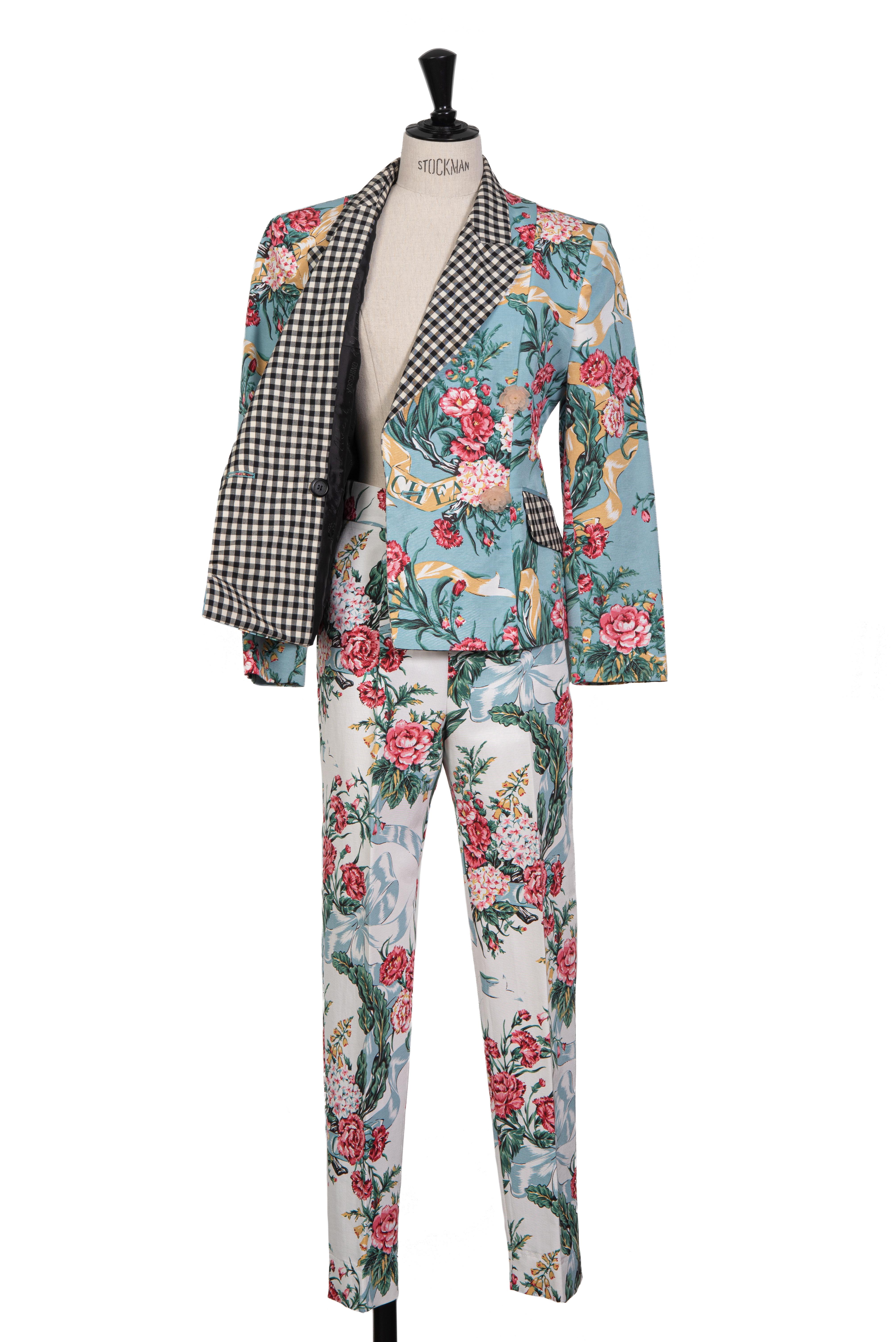 Début des années 1990 - Ensemble veste et pantalon MOSCHINO bleu blanc rose imprimé floral et à carreaux en vente 1