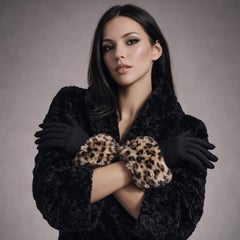 Guanti con polsino in pelliccia leopardata di Norma Kamali dei primi anni '90 in tessuto scamosciato nero