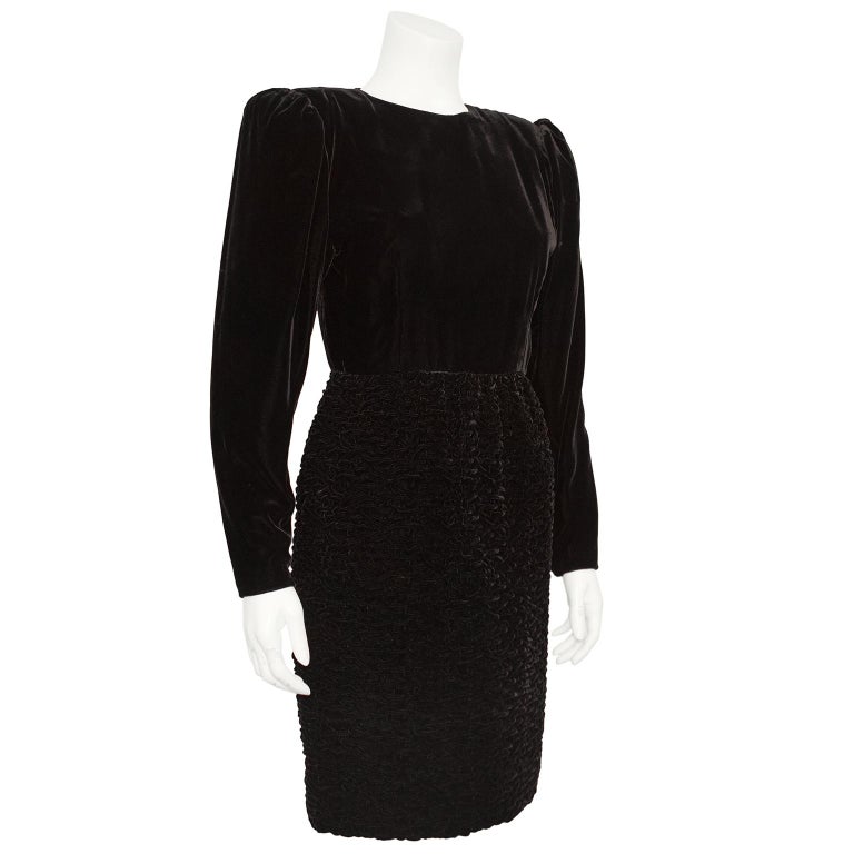 Early 1990s Oscar de la Renta Dark Brown Velvet Dress For Sale at 1stDibs