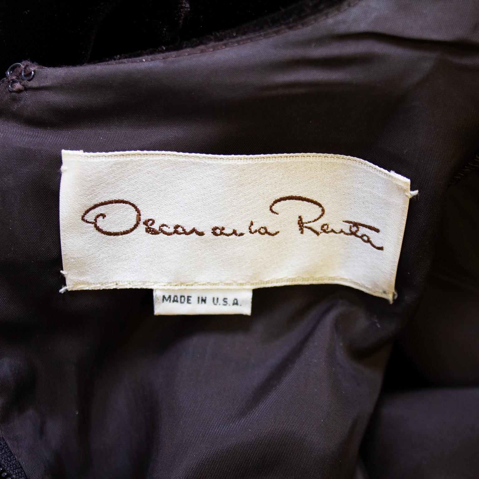 Early 1990s Oscar de la Renta Dark Brown Velvet Dress For Sale 2