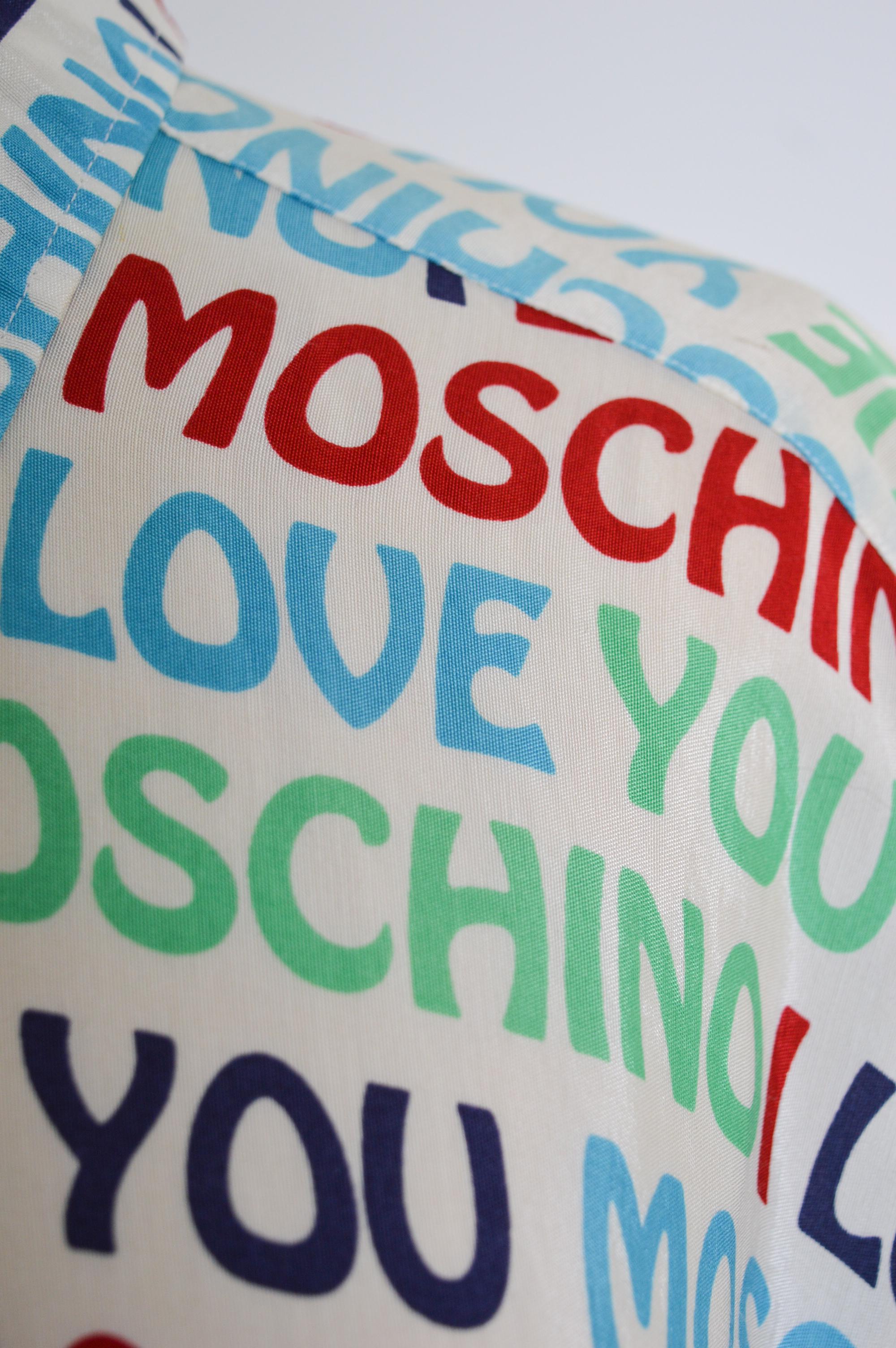 Frühe 1990er Jahre Vintage Moschino I love Muster Langarmhemd mit Ausschnitt aus Zinn im Angebot 6