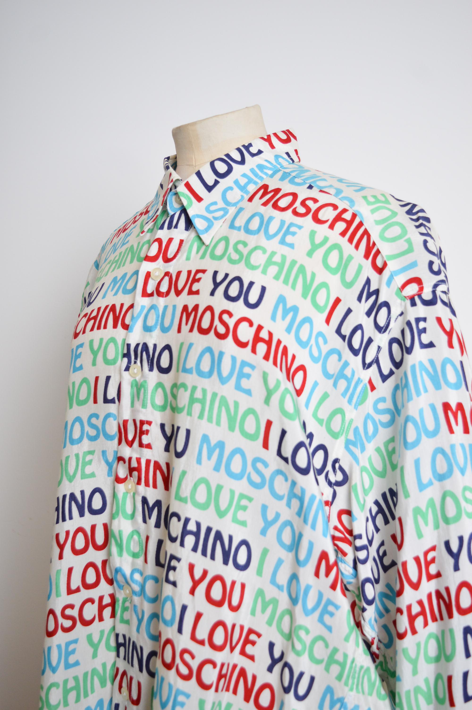 Frühe 1990er Jahre Vintage Moschino I love Muster Langarmhemd mit Ausschnitt aus Zinn im Angebot 8