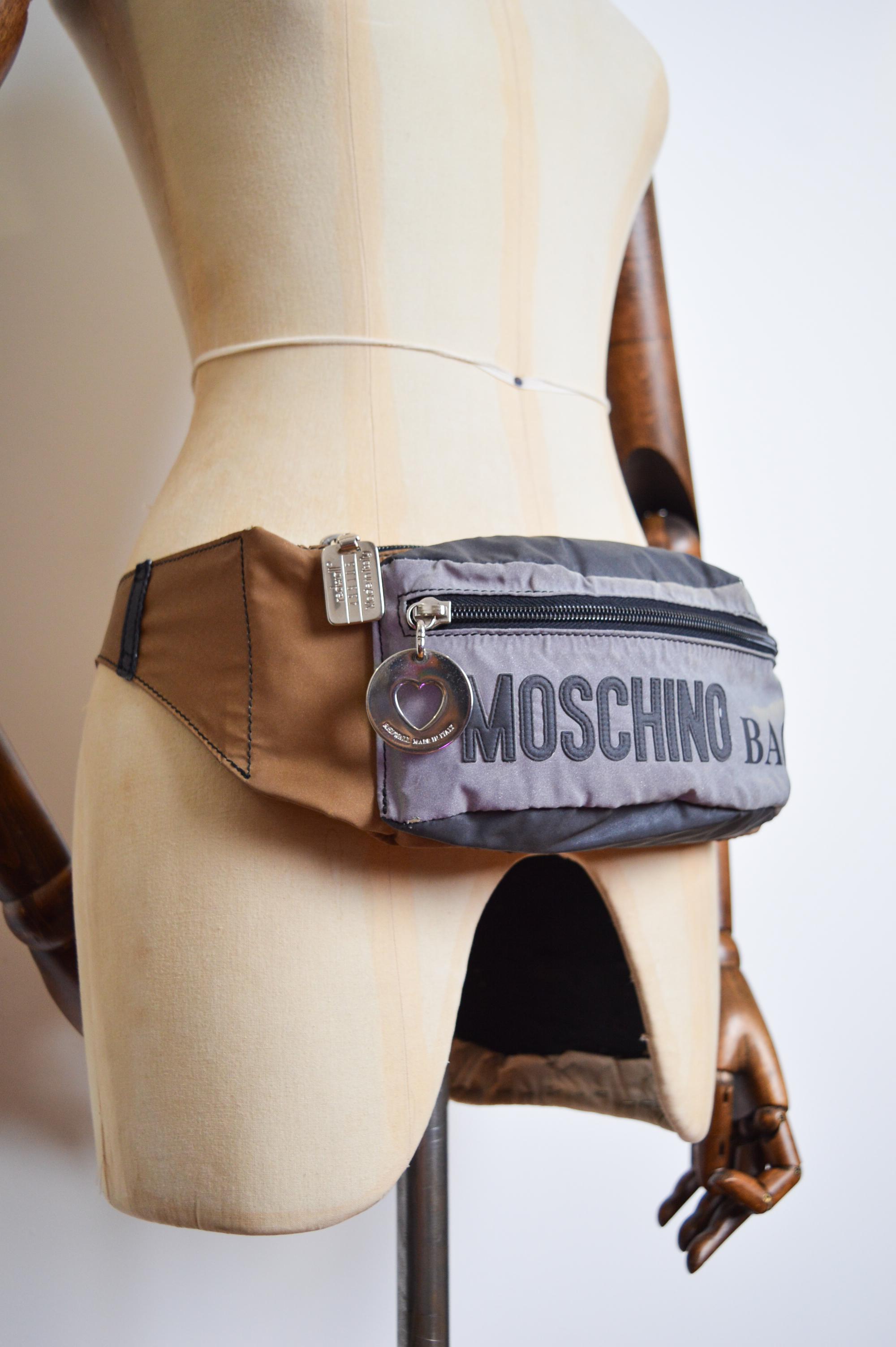 Early 1990's Vintage MOSCHINO Reflective Gold & Silver Bum Bag - Fanny Pack For Sale 4
