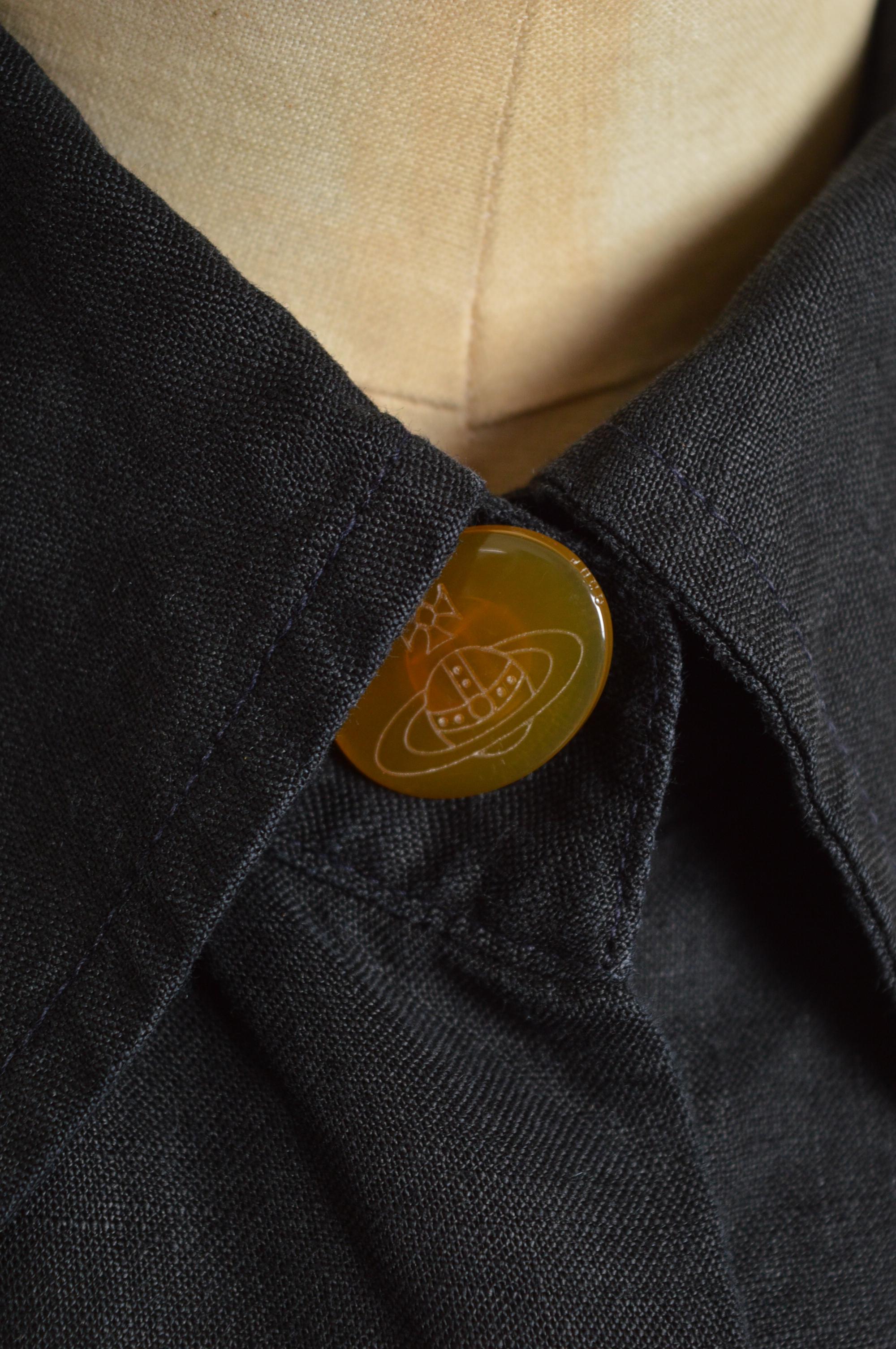 Début des années 1990 Vivienne Westwood Lin noir Orb Chemise d'artiste à manches longues Pour femmes en vente