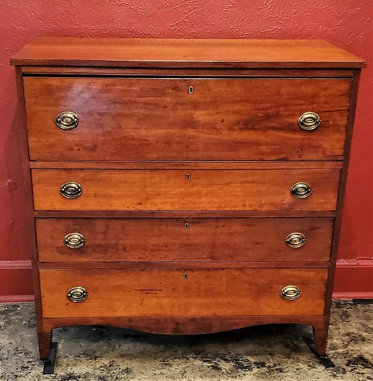 Presenting a fantastic and historic early 19th century American Hepplewhite Virginian secretary chest with provenance.

This secretary chest was made in Virginia in the early 19th century, circa 1810. It is made of cherry, walnut and maple.

It