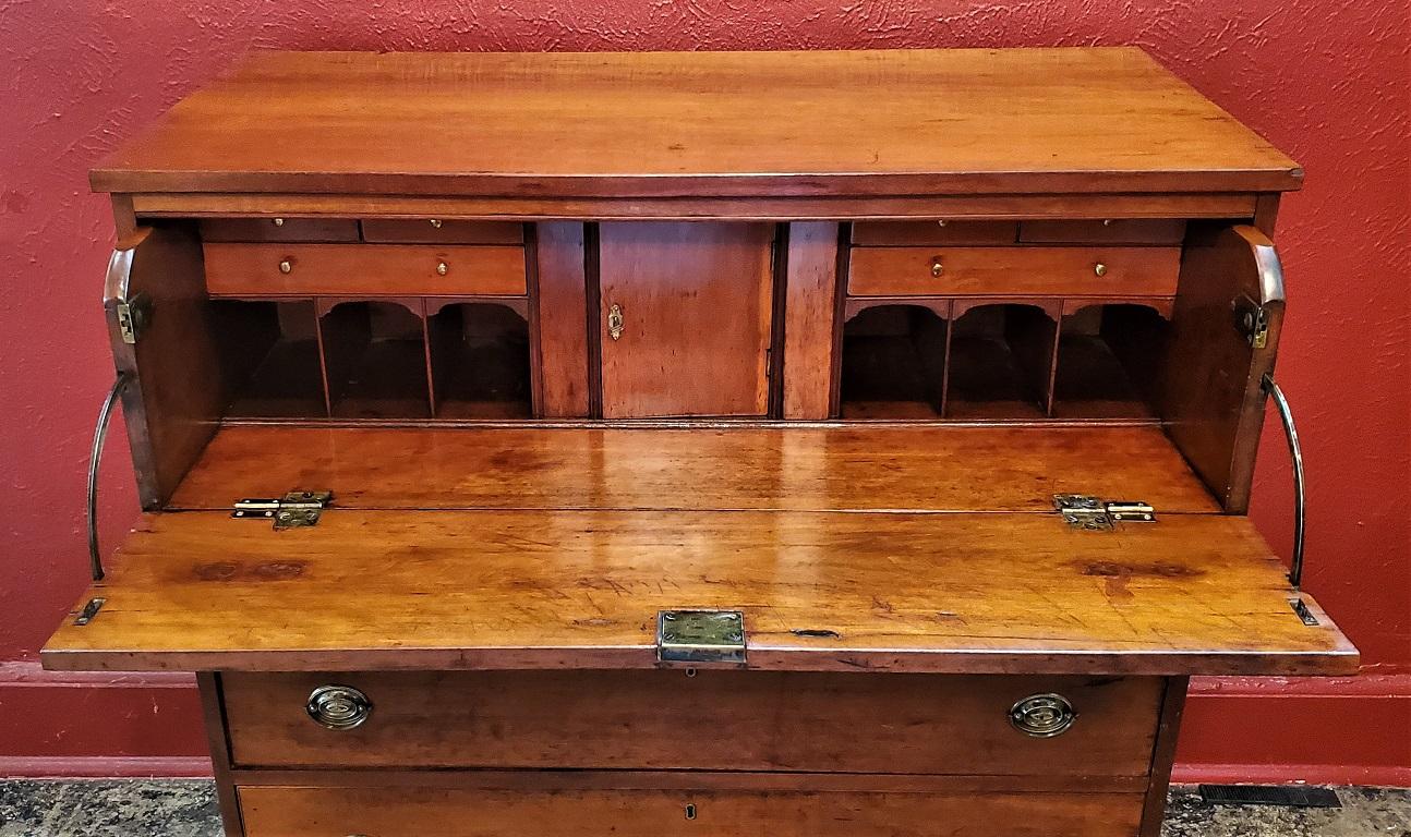 American Hepplewhite Virginian Secretary Chest with Provenance In Good Condition For Sale In Dallas, TX