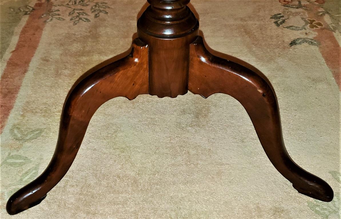 Early 19th Century American Sheraton Tilt-Top Table of Neat Proportions For Sale 2