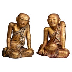 Paire de disciples assis en laque birmane très rares et superbes du début du 19e siècle