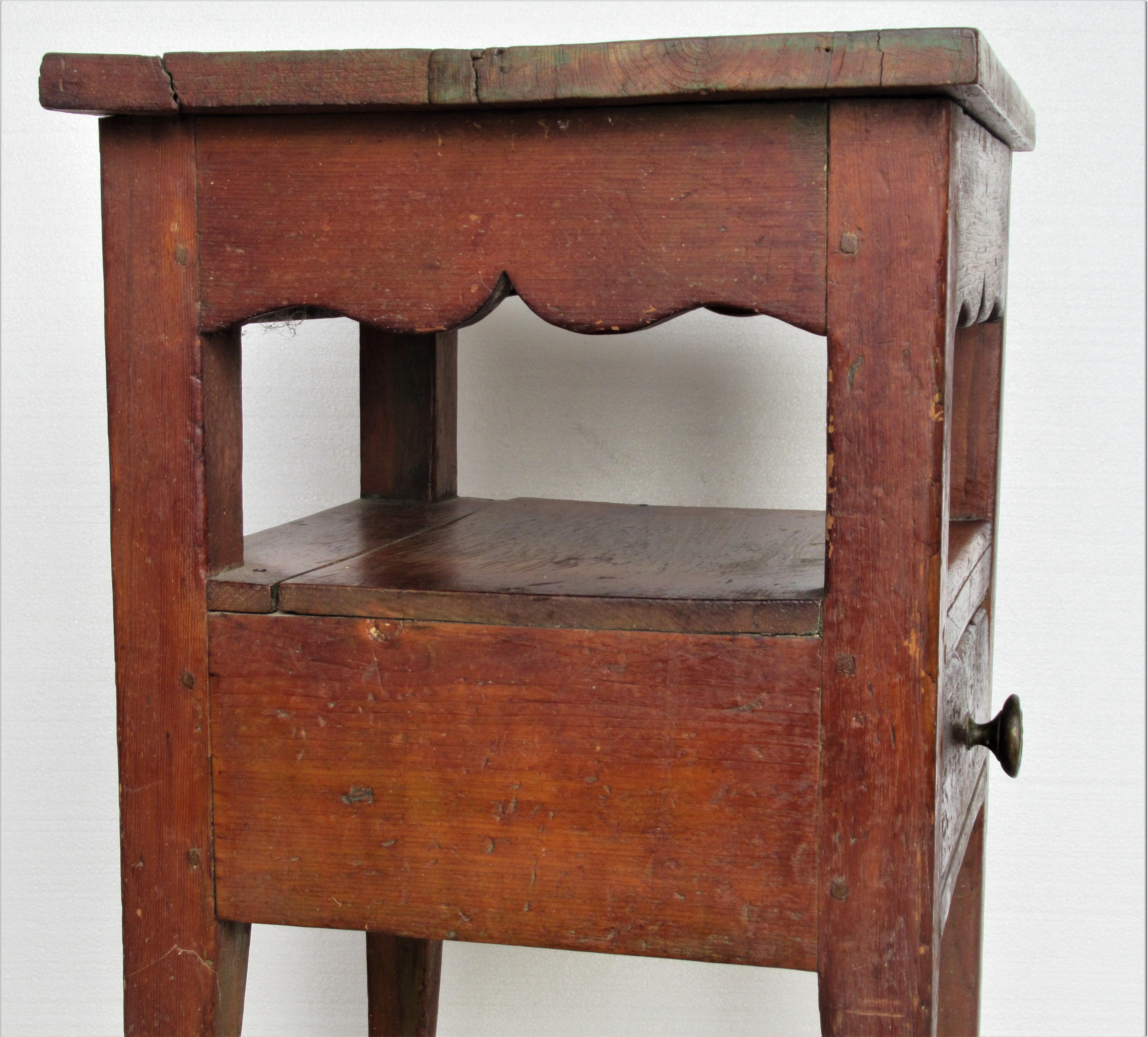 American Country Scallop Design Table - Circa 1820 4