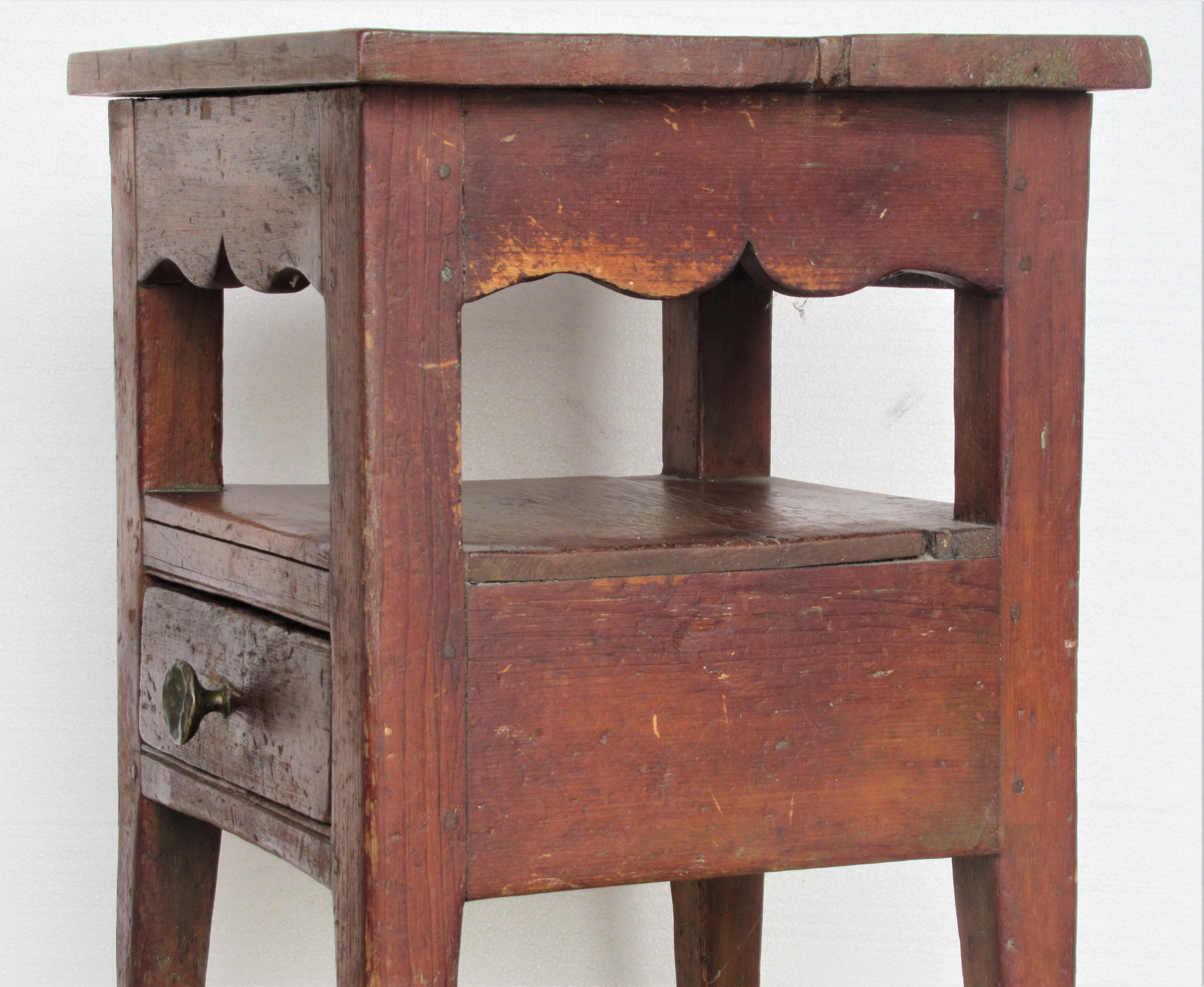 American Country Scallop Design Table - Circa 1820 6