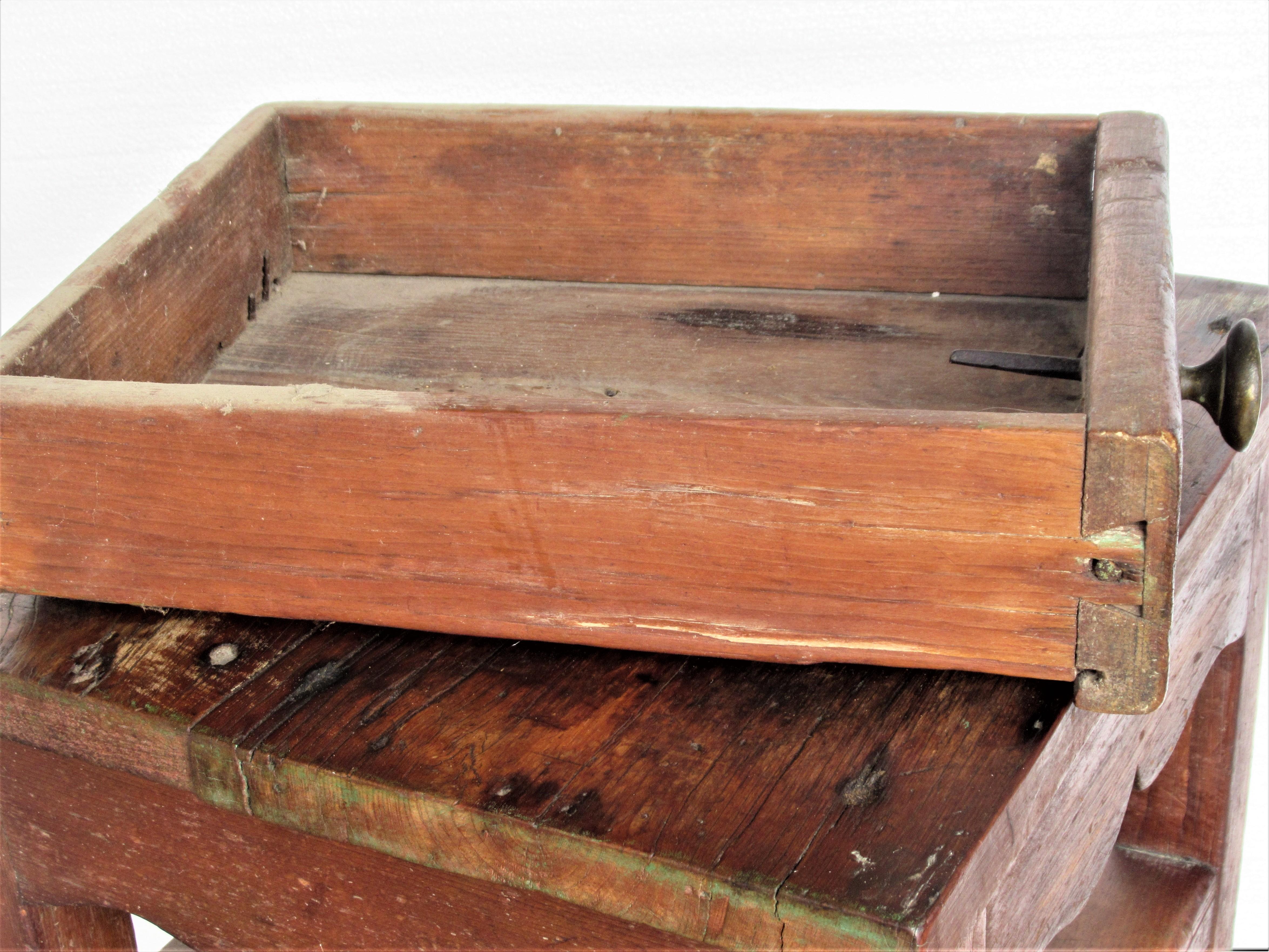 American Country Scallop Design Table - Circa 1820 7